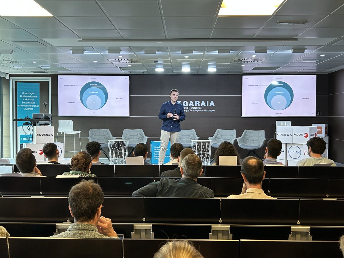 MU_gep's tweet image. Proiektuen pitching-ak. Ekintzaile batzuek online aurketzu dituzte eruren proiektuak eta beste batzuek modu presentzialean.

#ISEsariak #LearningFromAction