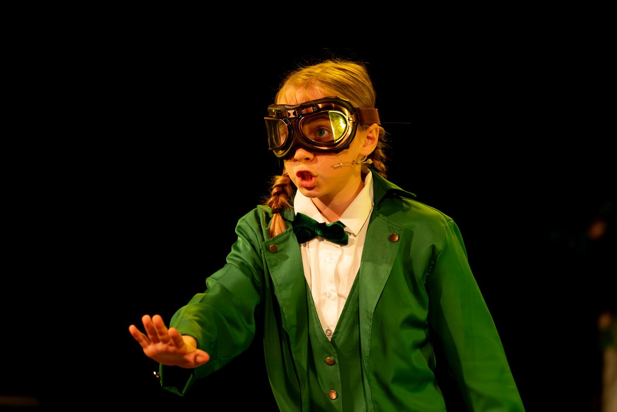 KESPreparatory's tweet photo. What an amazing performance we were treated to this week! Our Year 6 delighted us all with their production of Wind in the Willows, where Ratty, Badger and Mole join the exuberant Toad and embarked on an adventure. We are proud of them all!
#Year6Performance #BecomingKESPrep https://t.co/eRLUrNCdnw