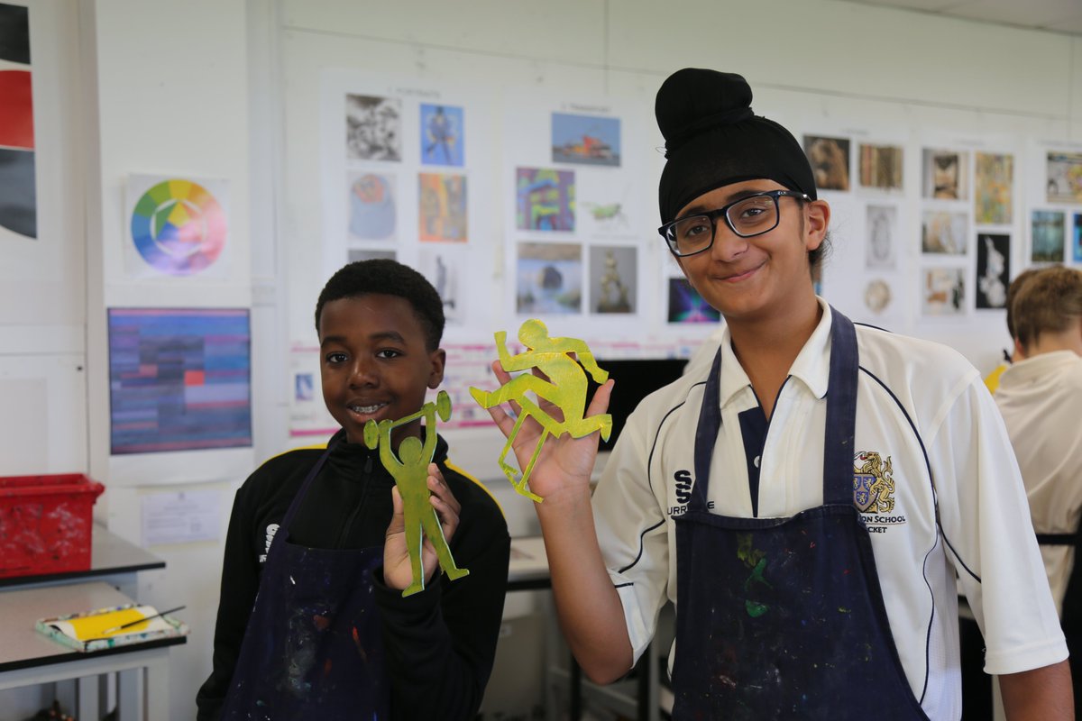 From the sculptures of Antony Gormley to the pop art of Keith Haring, First Year Hamptonians are enjoying a morning of creativity! 🎨👨‍🎨🖼️