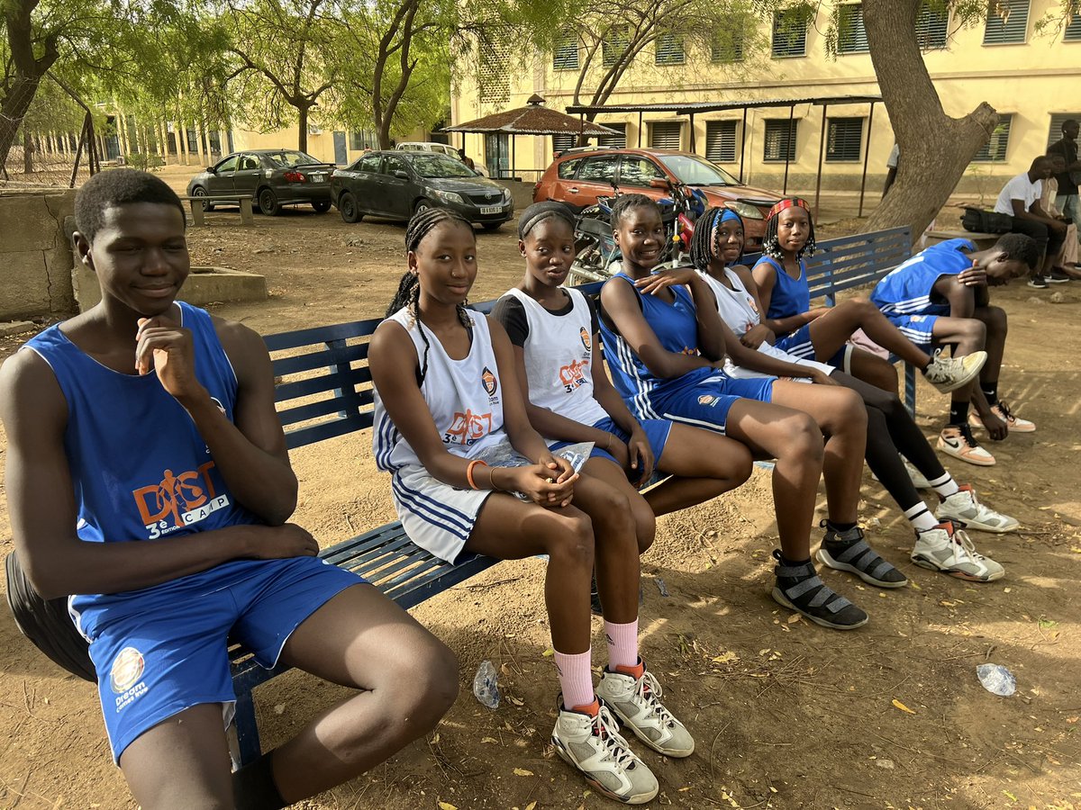 dreamsIsReal_Td's tweet photo. 𝗗𝗖𝗧 𝗖𝗔𝗠𝗣 3

⛹🏾‍♀️| Première leçon du camp : « 𝙇𝙖 𝙙é𝙛𝙚𝙣𝙨𝙚 𝙘’𝙚𝙨𝙩 𝙡𝙖 𝙙𝙞𝙨𝙘𝙞𝙥𝙡𝙞𝙣𝙚 ». 

Des campeurs ont été mis à l’écart pour la séance du matin à cause de retard. 

#DCTCAMP3 #DeeamIsReal #together #basketball #tchad https://t.co/bs3xGd9GT4