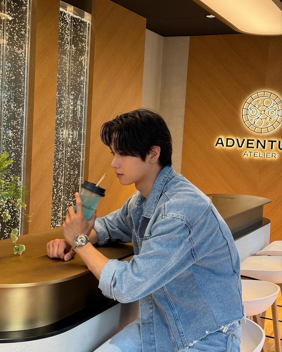 tbzs_archive's tweet image. [240614] 🐱 juyeon (official_theboyz) on instagram update

#JaegerLeCoultre #AdventureSpirit #Polaris #예거르쿨트르 #폴라리스 #어드벤처스피릿
#THEBOYZ #더보이즈
