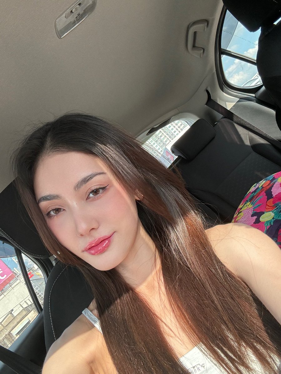 meenaxrina tweet media