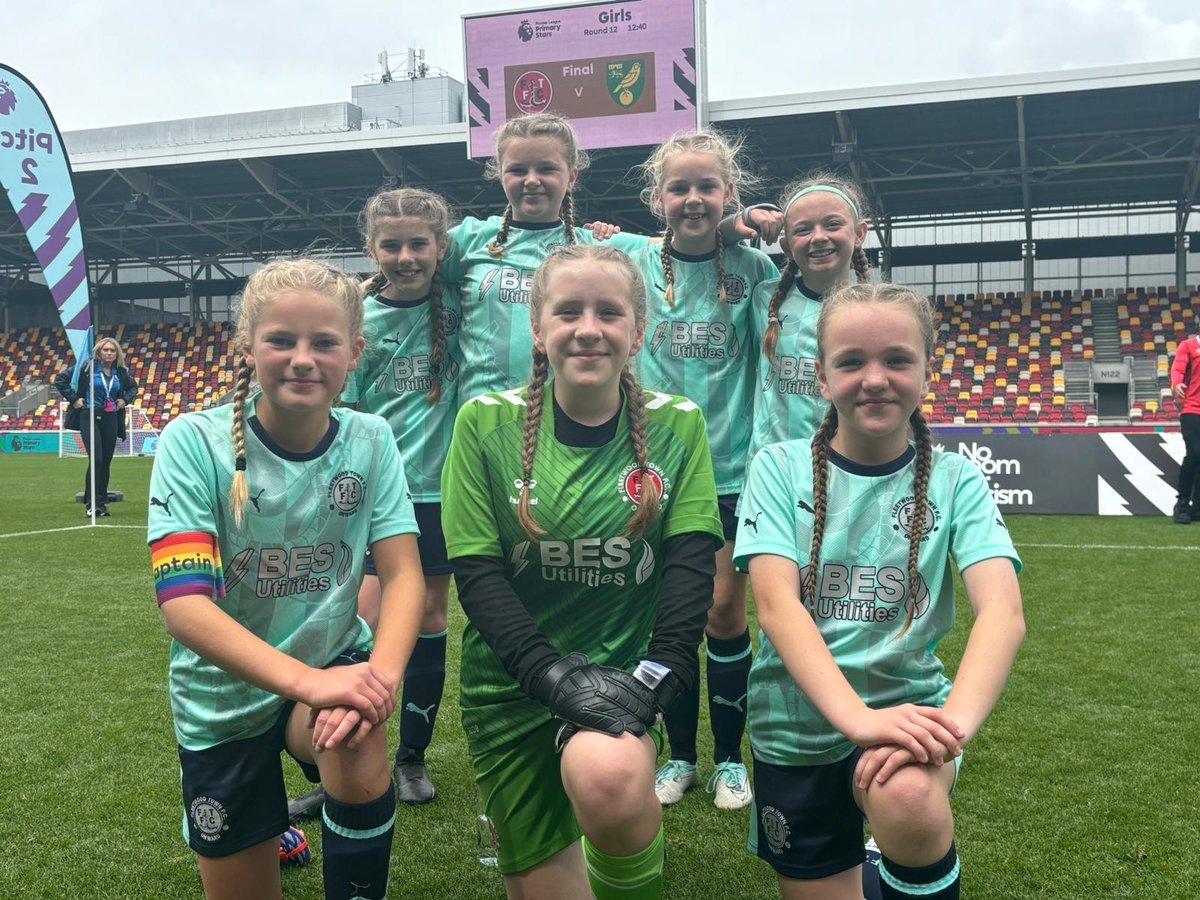 FTFCCommunity's tweet image. 𝗣𝗟𝗣𝗦 𝗡𝗔𝗧𝗜𝗢𝗡𝗔𝗟 𝗨11 𝗚𝗜𝗥𝗟𝗦 𝗙𝗢𝗢𝗧𝗕𝗔𝗟𝗟 𝗪𝗜𝗡𝗡𝗘𝗥𝗦!!⚽️🔥

We are incredibly proud to announce the girls went unbeaten just like they did in the regional finals to lift the trophy at Brentford FC’s Gtech Community Stadium👏🏻

An amazing achievement competing…