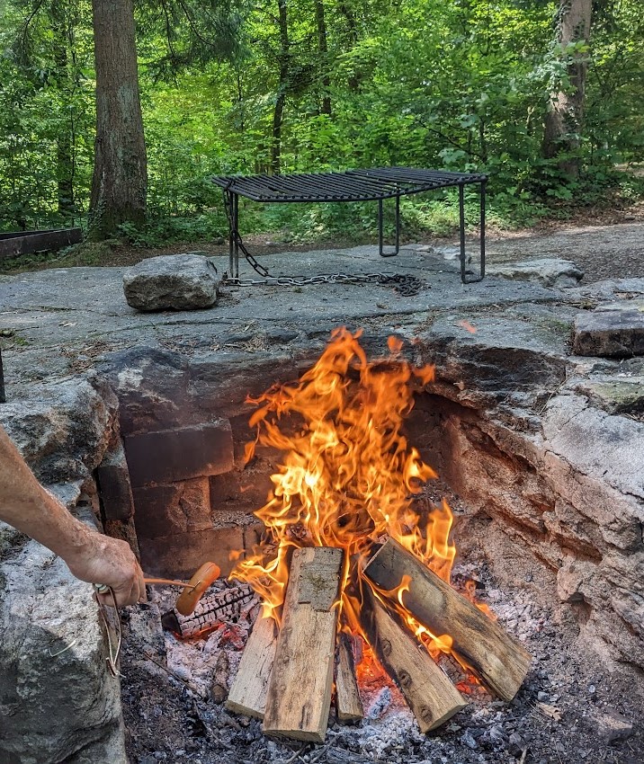 See photos from our Institute's hike to Lenzburg! 🌄 Gorgeous views, nature's beauty, and delicious sausages by the fire in great company! We can't wait for the next year! 🌲🔥