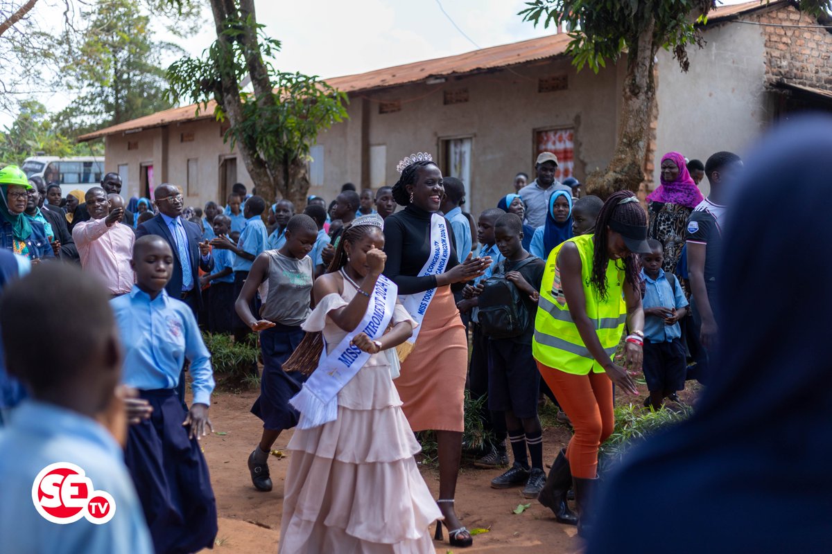 SEtvAfrica's tweet photo. Buganda delegates are being welcomed at Budde UMEA Primary School as another tree plating activity is to go on here. #bugandaenvironmentweek https://t.co/dwBtxXW4V3