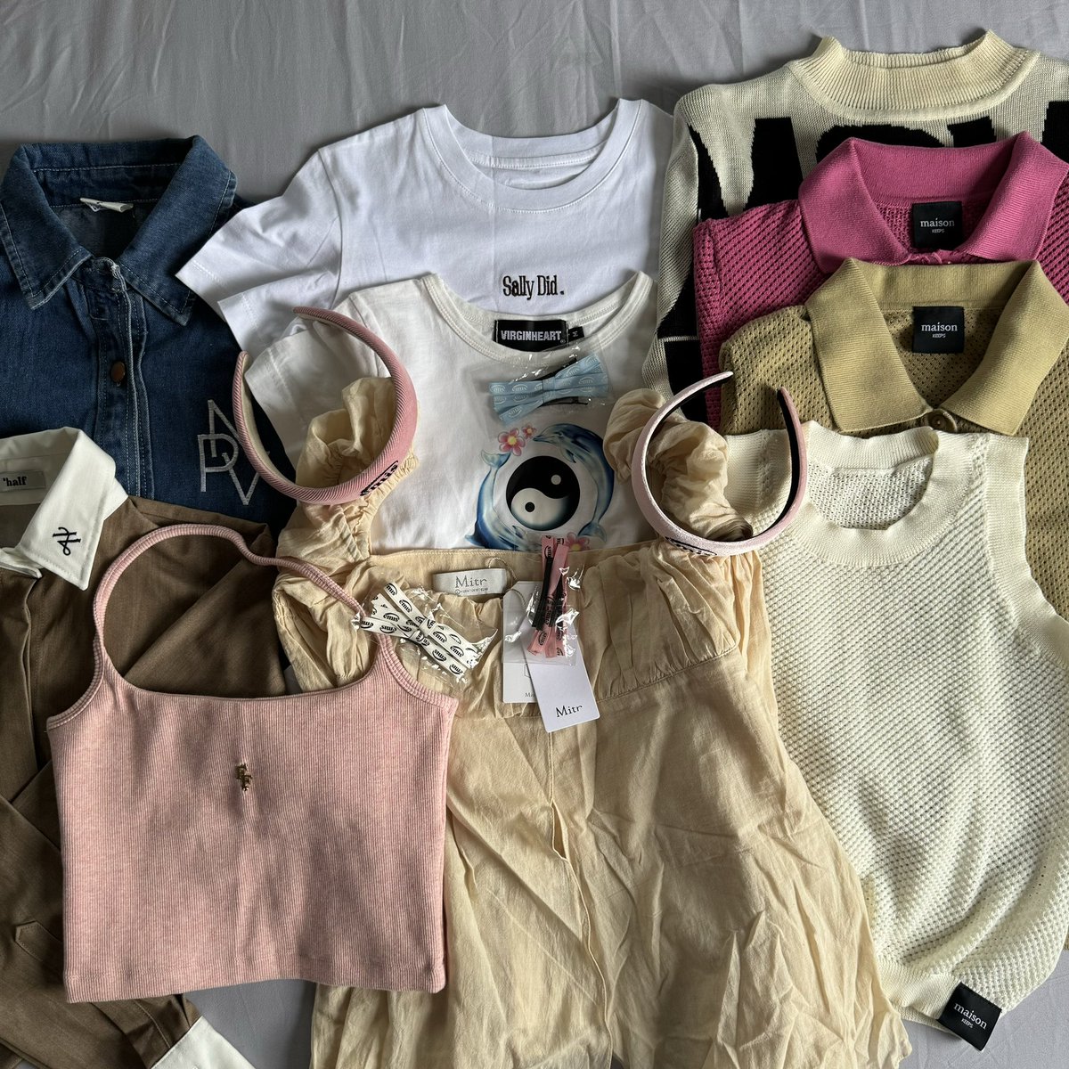 plssavemycloset's tweet photo. ส่งต่อเสื้อผ้าไอจี🧺💗
✨RM/nomade/mitr/gesch/sister.rrr/maison/cintage/etc
❤️‍🔥ไลฟ์ในตต วันนี้ 4 ทุ่มปัก+รีทวิตนี้ไว้เดี๋ยวมาเรียกค่า

#ส่งต่อเสื้อผ้ามือสอง #ส่งต่อเสื้อผ้ามือ2 #ส่งต่อเสื้อผ้า #เสื้อผ้ามือสอง #เสื้อผ้ามือ2 #ส่งต่อ #ส่งต่อกระเป๋า #โล๊ะตู้ #ส่งต่อcintage #ส่งต่อmitr https://t.co/11UF5JvmVd