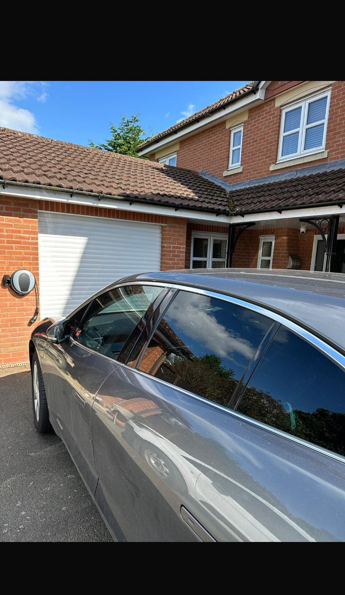 rapidchargeuk's tweet photo. Quite recently, we finished a domestic @Pod_Point EV charger installation at a customer’s house in Hockley Heath.🔌
If you are interested in getting #ev chargers for your house or business, head over to our website link in bio!
#evcharging #electrical #ElectricCars #charger #car https://t.co/PGA8bi1obE