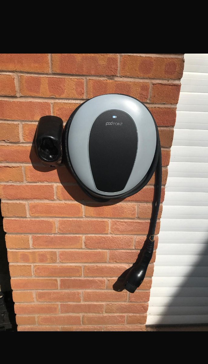 rapidchargeuk's tweet photo. Quite recently, we finished a domestic @Pod_Point EV charger installation at a customer’s house in Hockley Heath.🔌
If you are interested in getting #ev chargers for your house or business, head over to our website link in bio!
#evcharging #electrical #ElectricCars #charger #car https://t.co/PGA8bi1obE