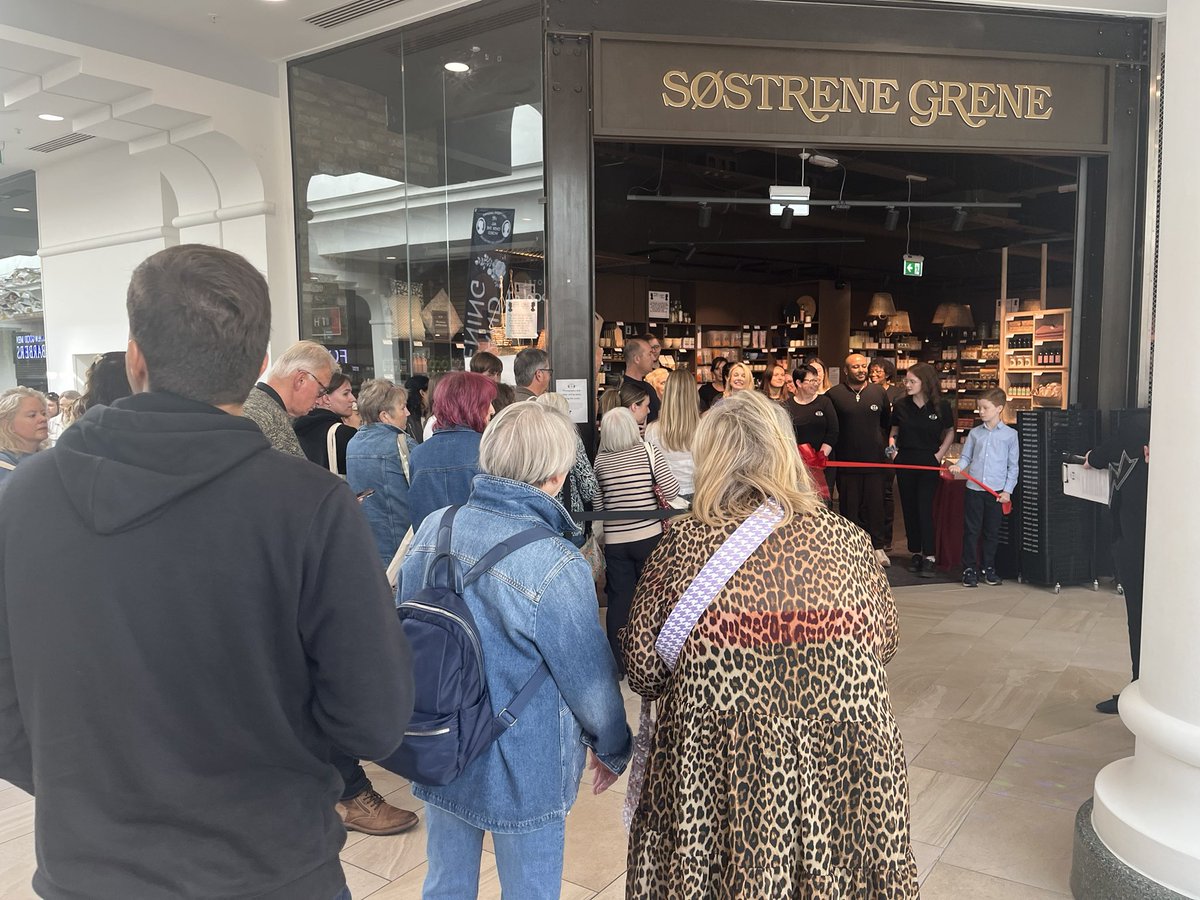 What an incredible opening event for Sostrene Grene in RVP. Hundreds of queuing customers. A fantastic addition to the centre. Something for everyone 💖<a href="/TWellsCouncil/">TWBC</a> <a href="/Royal_Shopper/">Royal Victoria Place</a>