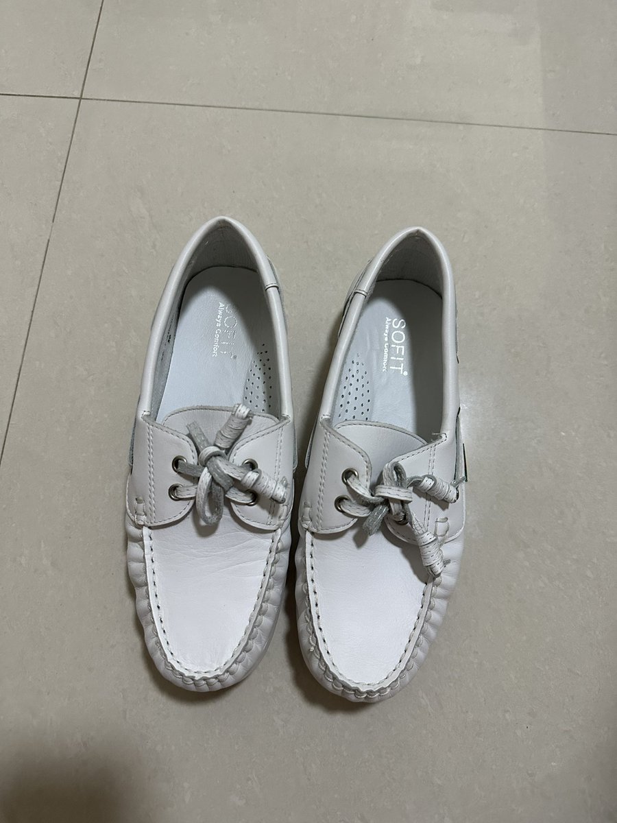 blameonme10's tweet image. รองเท้า sofit ไซส์ 36
ของใหม่ ไม่เคยใส่ออกข้างนอก 
แต่ไม่มีกล่องให้นะคะ🥹
ส่งต่อ 450 free shipping ka
#รองเท้านิสิต #รองเท้านักศึกษา #รองเท้าผ้าใบมือสอง #รองเท้าพยาบาล #ส่งต่อรองเท้า #ชุดนิสิต #ชุดนักศึกษา #Dek67