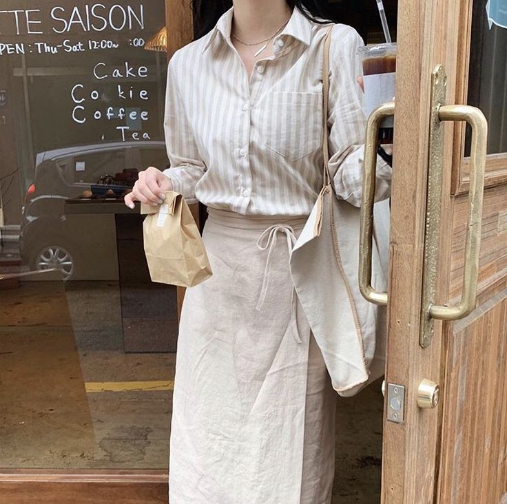 fl0o0wery's tweet photo. ♡⃕  neutral color outfit ideas

— a thread https://t.co/DtpiI267lF