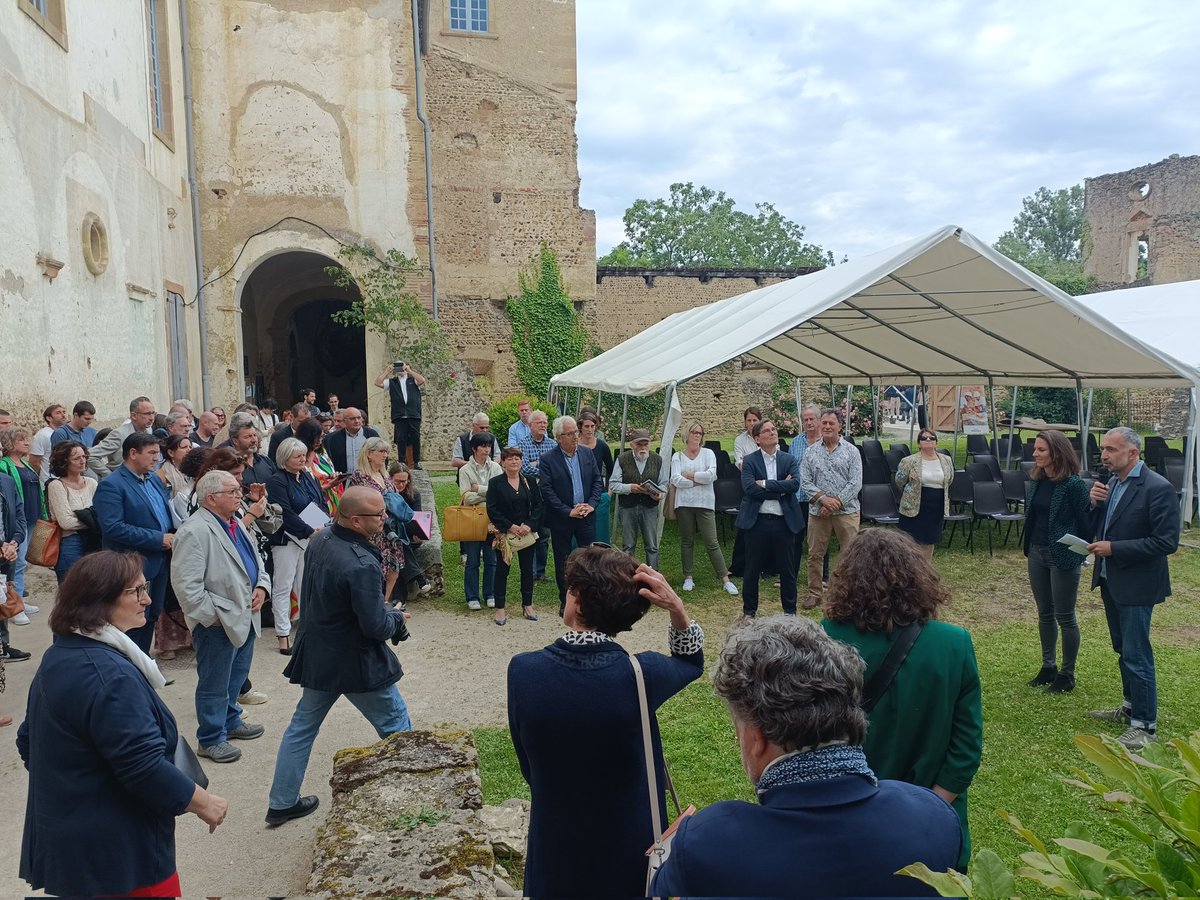 Les acteurs du <a href="/GroupeSOS/">Groupe SOS</a> réunis pour l'inauguration du chantier <a href="/ActaVista/">Act avista</a> à l'abbaye de St Sever de Rustan (65) en présence de tous les élus du Département <a href="/departementhapy/">Hautes-Pyrénées, le Département</a>. Une belle réalisation mêlant inclusion et sauvegarde du patrimoine. <a href="/SofianeKherarfa/">Sofiane Kherarfa</a> <a href="/Flo_Gilbert/">Florence Gilbert</a>
