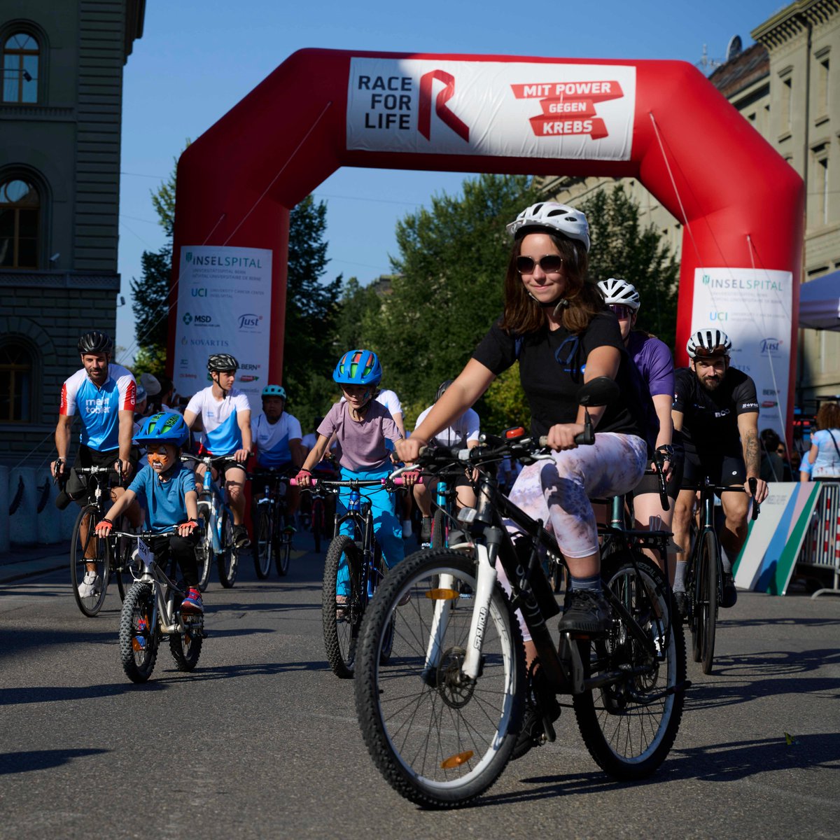 Jeden Tag eine gute Tat – wie wäre es also wieder einmal Blut zu spenden? Jeden Tag werden in der Schweiz ca. 700 Blutspenden benötigt, um erkrankte und verunfallte Menschen zu versorgen.