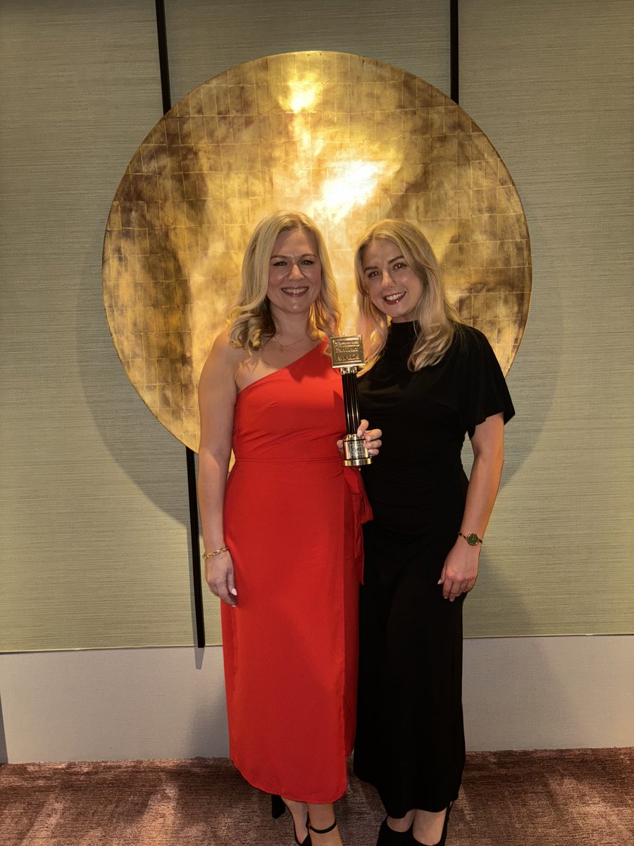 We are proud and delighted to be named the Best Full Service Family Law Firm at the @eprivateclient  Excellence Awards last night.

Thank you to eprivateclient for a wonderful evening and congratulations to all of the other short listed and winning firms.

paminsight.com/epc/article/20…