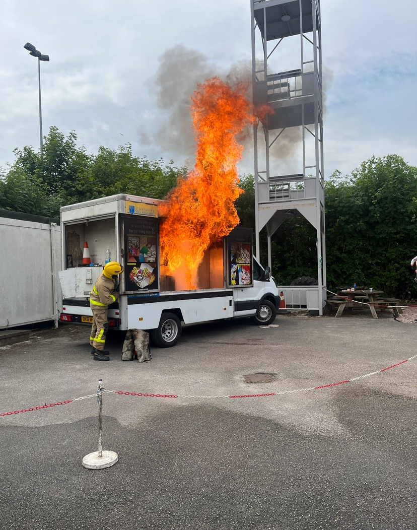 MiddlewichFS's tweet image. Middlewich Fire Station open day is taking place tomorrow as part of the Middlewich Folk &amp;amp; Boat Festival. See our vehicles, visit our toy shop, squirt our hoses or just say hello 👋🏻 

Open 10am - 4pm

We hope to see you there :)