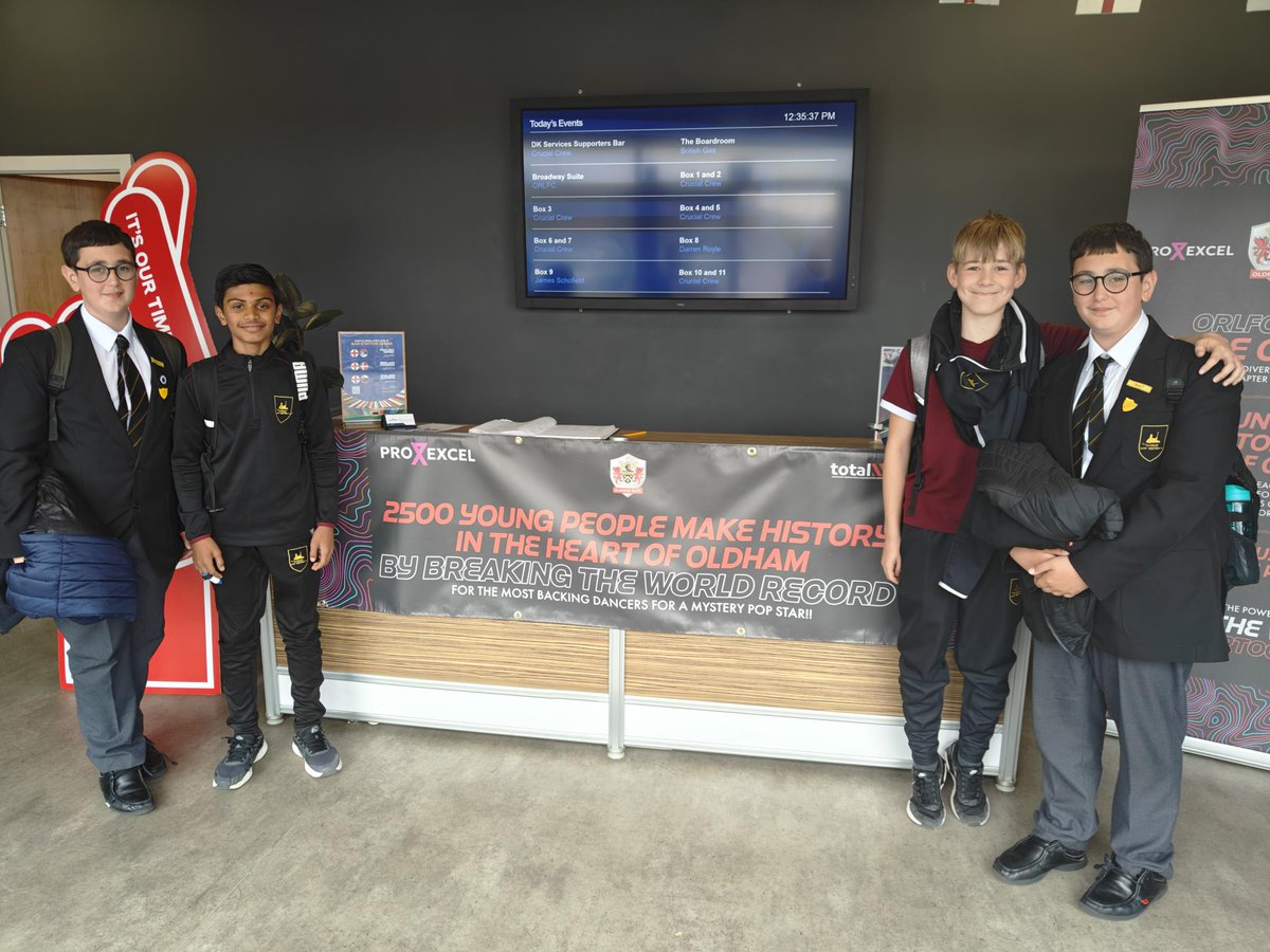 Some students enjoyed a trip to Boundary Park this week for the Guinness World Record press conference and bumped into some familiar faces!
They had a great time thank you.
<a href="/JasonManford/">Jason Manford</a>  
<a href="/OfficialOAFC/">Oldham Athletic</a>