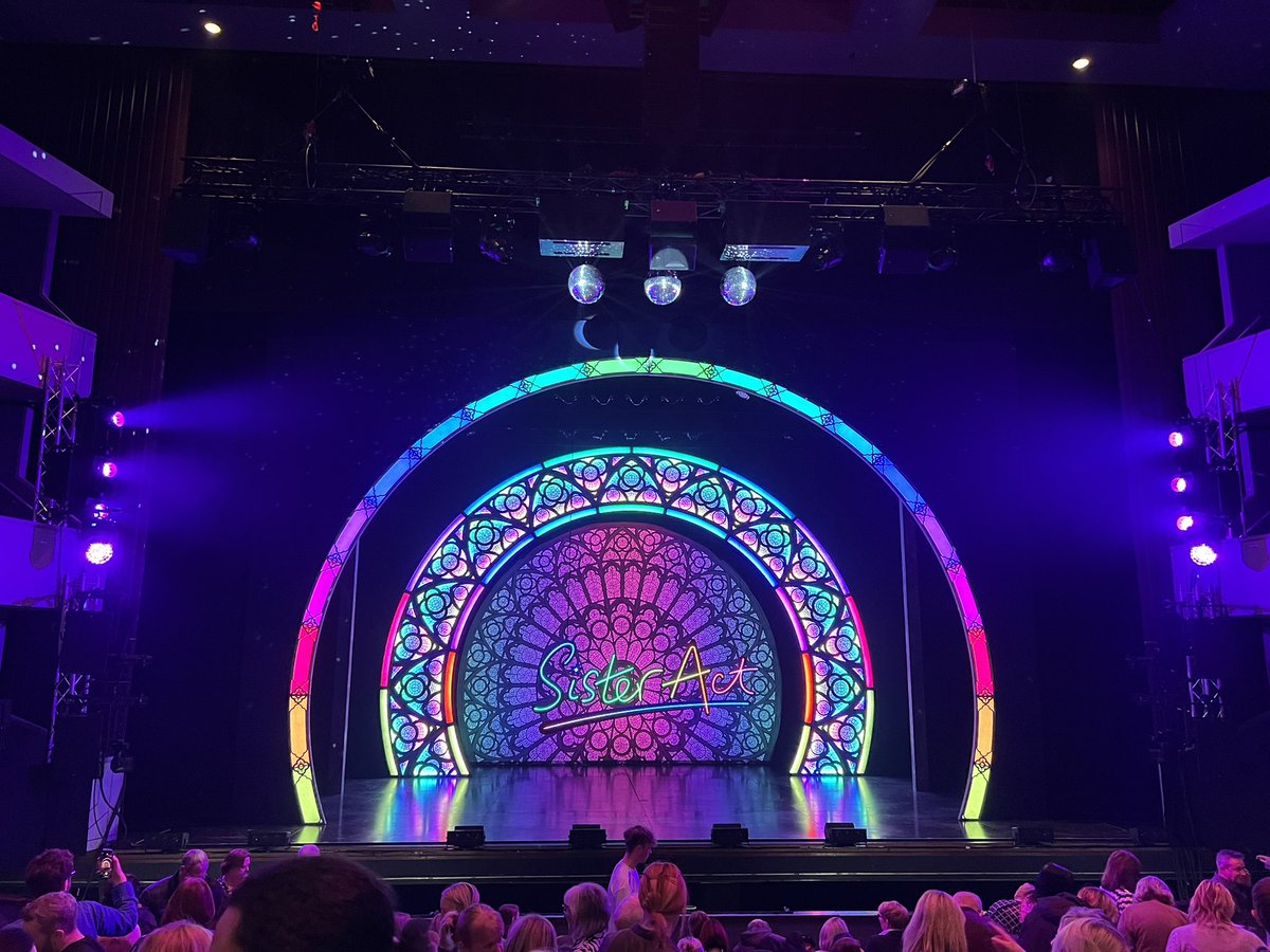 Great performance of Sister Act last night at <a href="/RoyalDerngate/">Royal & Derngate</a>