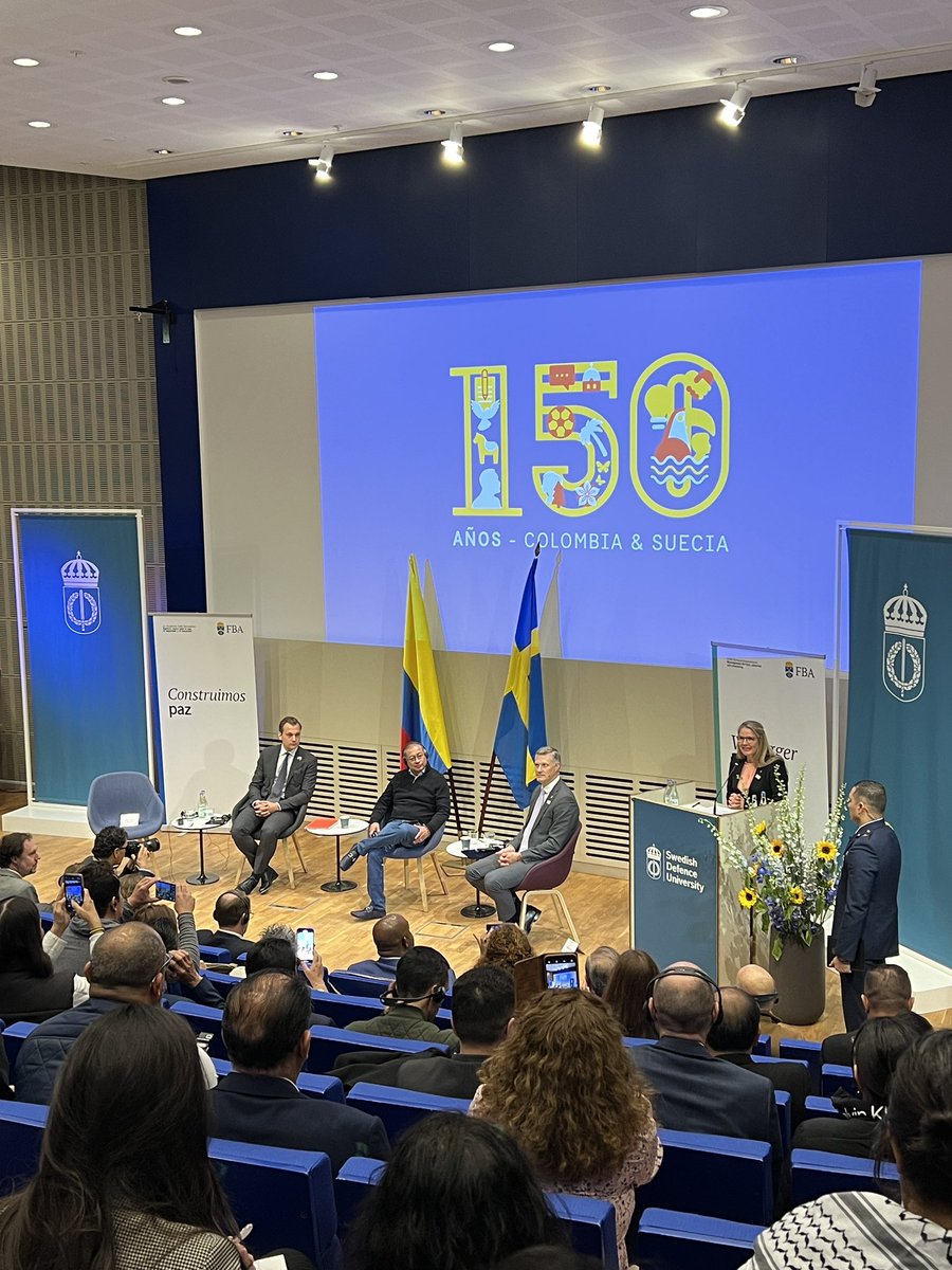 Inkludering och samhällets deltagande som nycklar till fred är i fokus när Colombias president <a href="/petrogustavo/">Gustavo Petro</a> idag besöker FBA som del i firandet av 150 års diplomatiska förbindelser mellan 🇨🇴och 🇸🇪. Titta i efterhand på fba.se. #LaHistoriaQueEscribimosJuntos