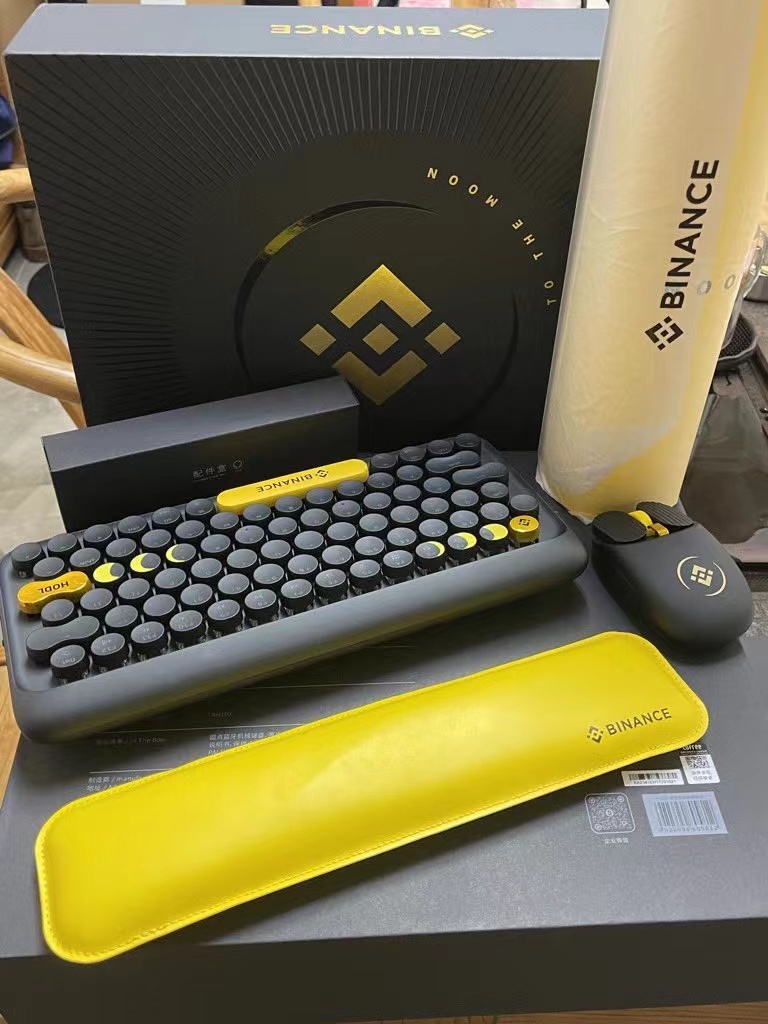 🎁Dr.Hash 社区福利「币安独家限量周边任选」

以下四个周边组合，抽两位幸运儿任选

1⃣关注 <a href="/DrHashClub/">Dr.Hash 赛博哈希</a> &amp; <a href="/binance/">Binance</a>
2⃣点赞转推留言

⏰48小时开
#抽奖 #Giveaway #binance