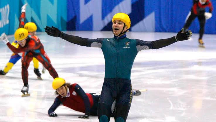 Who is your favorite Olympian of all time?

Steve Bradbury of course.