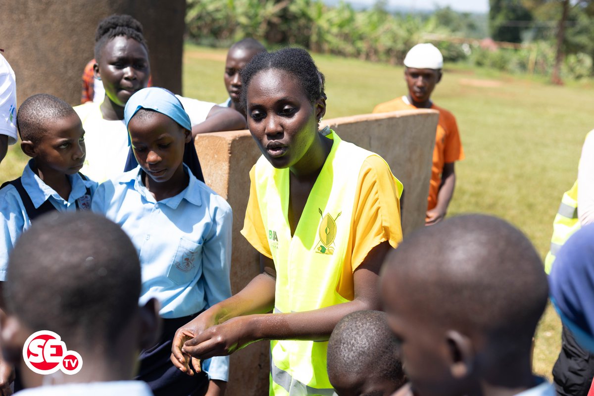 SEtvAfrica's tweet photo. Amidst the tree planting, the pupils are also being taught how to clean  after themselves to avoid getting sick. This is a crucial activity since  tree planting requires getting hands dirty. #bugandaenvironmentweek https://t.co/6QkBDVmvzO