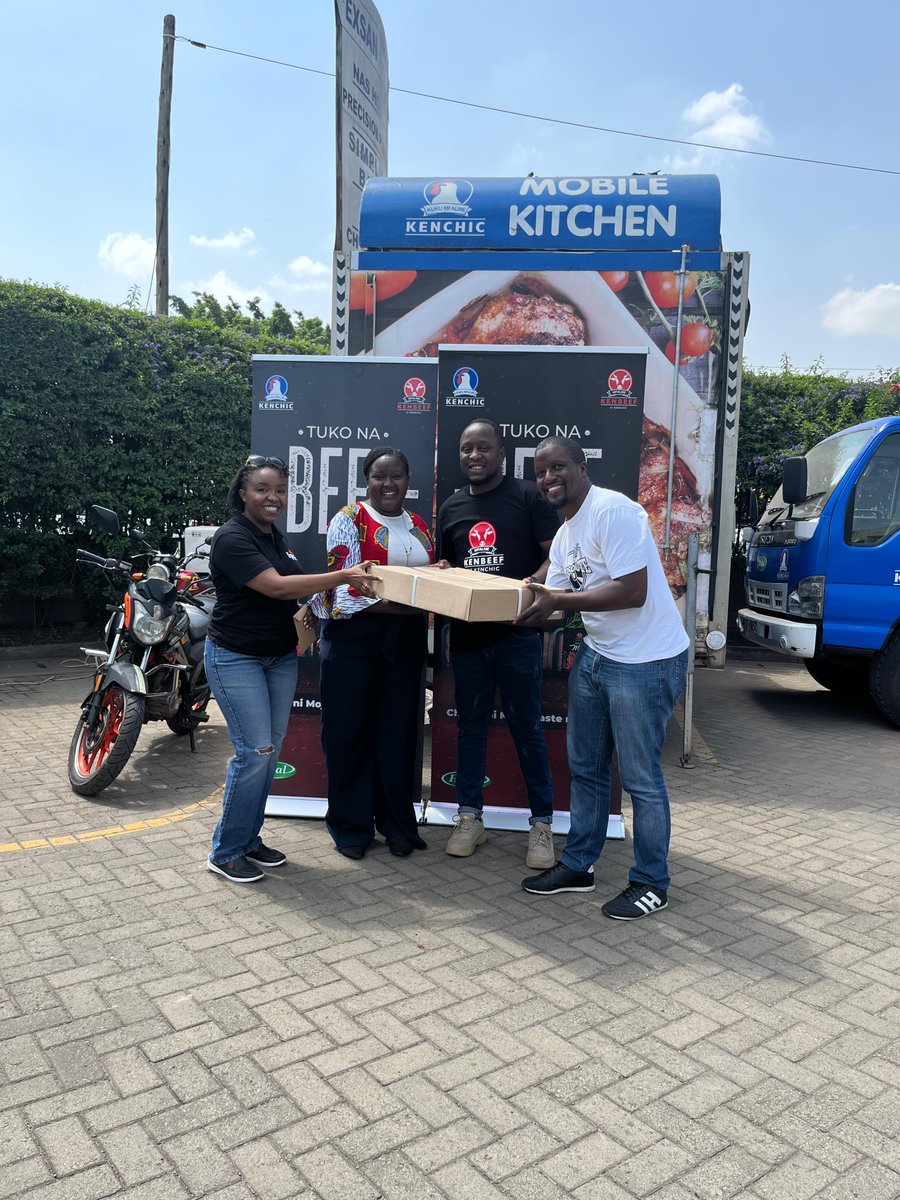 SpiceFMKE's tweet photo. We told you you could win with #Kenbeef!
Ona sasa hauna vitu tamu...😂
Congratulations to all Ann, Harold, Mitchelle & all winners!
#TukoNaBeef #ChoiceNiMoja #TasteNiNoma #SugarAndSpice https://t.co/hIu8BddK3z