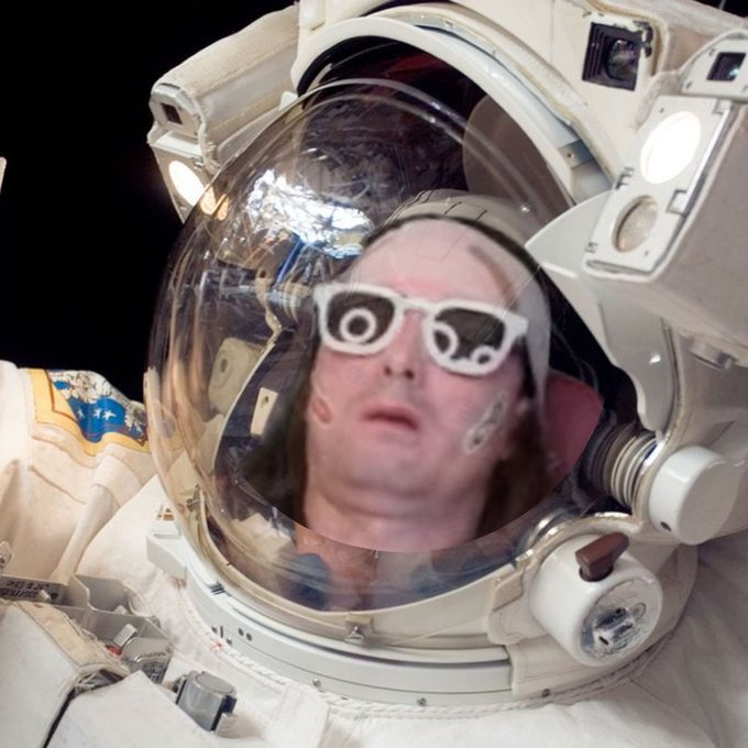 DFV APRECIATION POST
- Retweet
- Comment your thoughts

Can we all take a moment to appreciate 1 man.

1 Cat.
1 Keith.
1 Legend.
1 DFV Investor.

Many of us are aware of the intense journey we've gone on over the last +3 years.

We've had ups, we've had downs, we've lost some