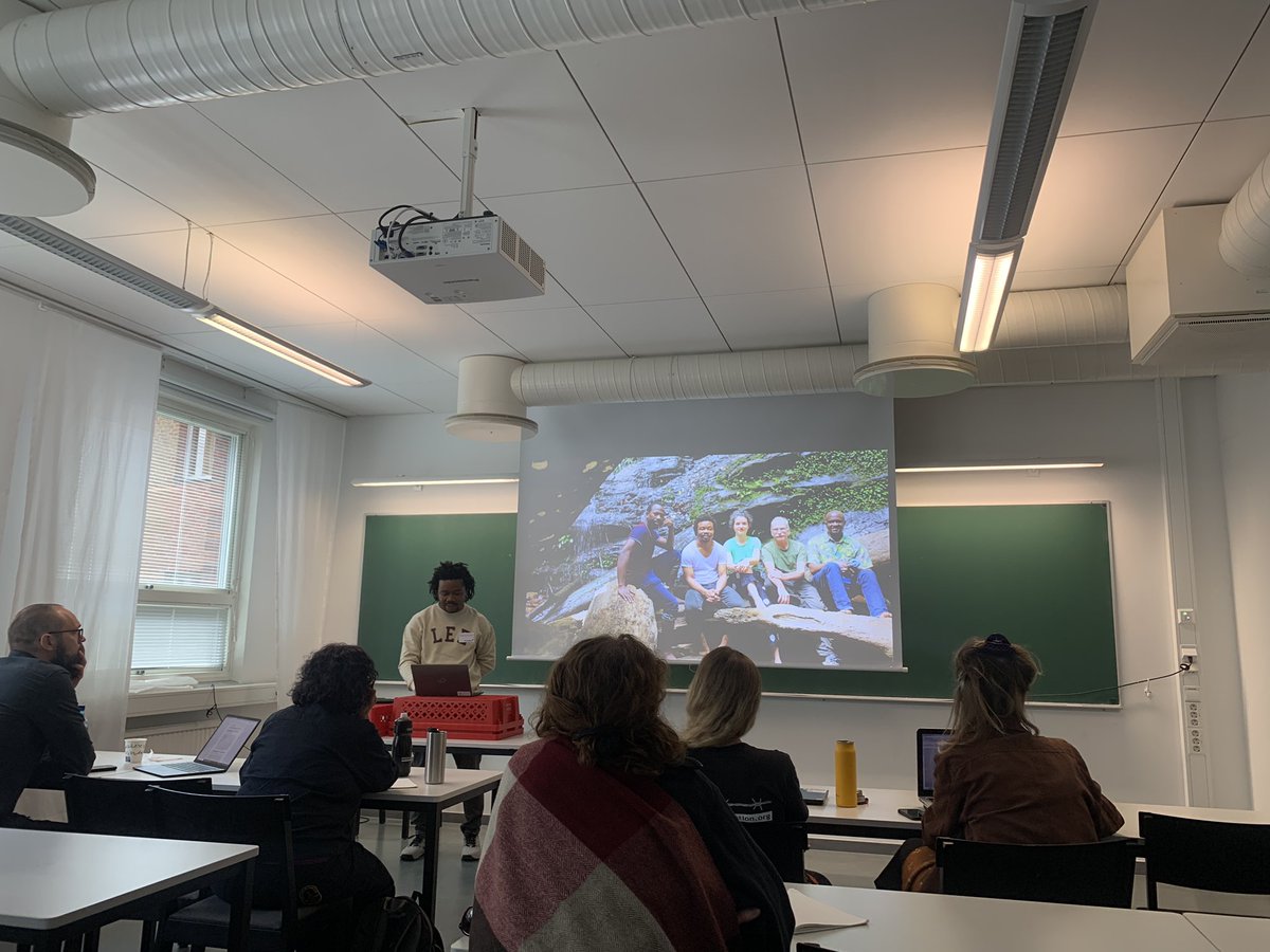 huiyingnglou's tweet photo. Also from the @CarsonCenter - @zalifung and Shadrach Kerwillain speaking respectively on slow resistance from the kitchen along the Salween river, and zoonotic disease and game meat in Liberian rainforests #pollen2024 https://t.co/KHFE7DOSOY