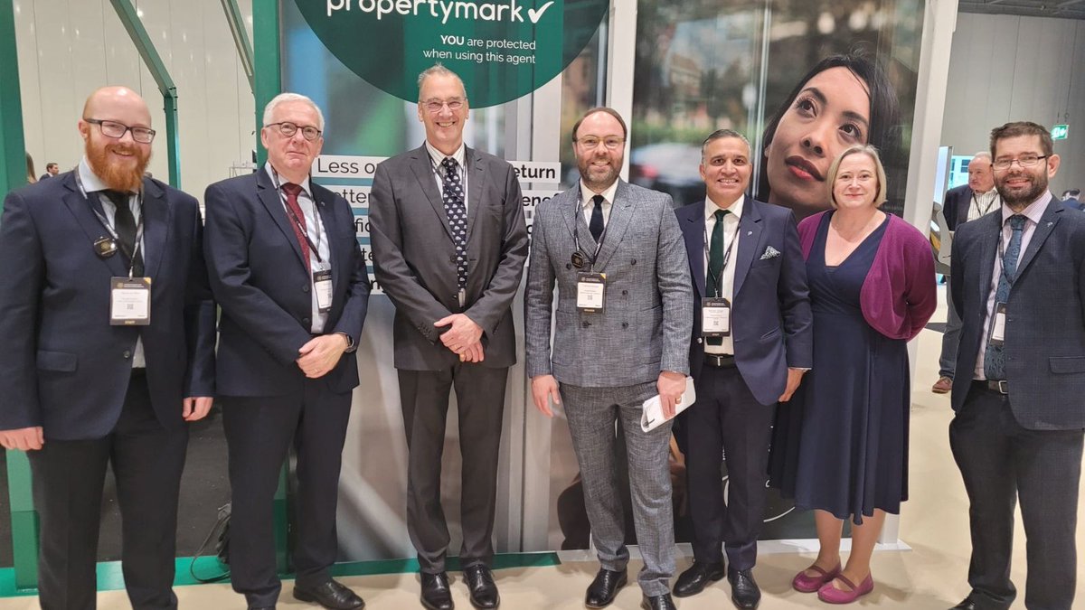 Propertymark (@propertymarkuk) on Twitter photo Brilliant to catch up with Lord Lytton at #PMOne today. The Earl is a key supporter of #leaseholder rights and we worked with him to campaign for amendments during the passage of the #Leasehold and #Freehold Reform Act. Brilliant to catch up with Lord Lytton at #PMOne today. The Earl is a key supporter of #leaseholder rights and we worked with him to campaign for amendments during the passage of the #Leasehold and #Freehold Reform Act.