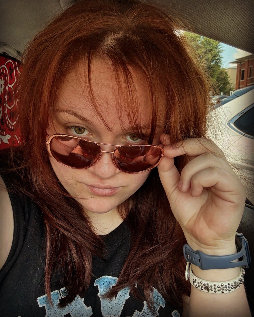 TheKristenKae's tweet photo. I was SO glad to recently get my shag haircut back and I totally love how my amazing hairdresser styled it! Feeling very rock n roll π€ So fun to get this cool blowout ππ₯#thekristenkae #fridayfun #funhairstyle #newhaircut #haircut #shaghaircut #rocknroll #80sshag #rockstar https://t.co/DAuaOva3XW