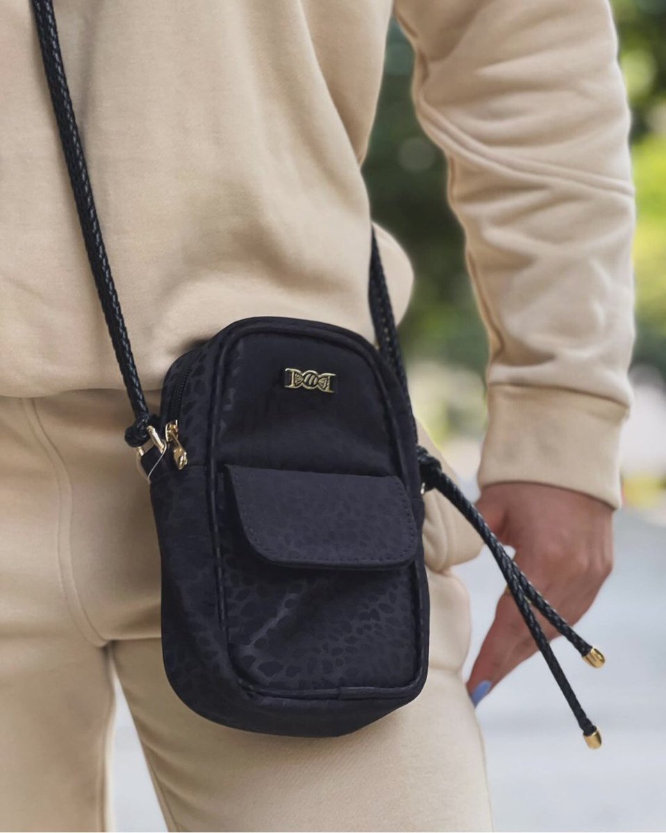 mariaijsanchez's tweet photo. Hermoso phonebag 🤩 colores disponible: beige y negro. 

Más info por dm o mi página 

https://t.co/tw6jXpYJf7 https://t.co/02Fu43zJfW