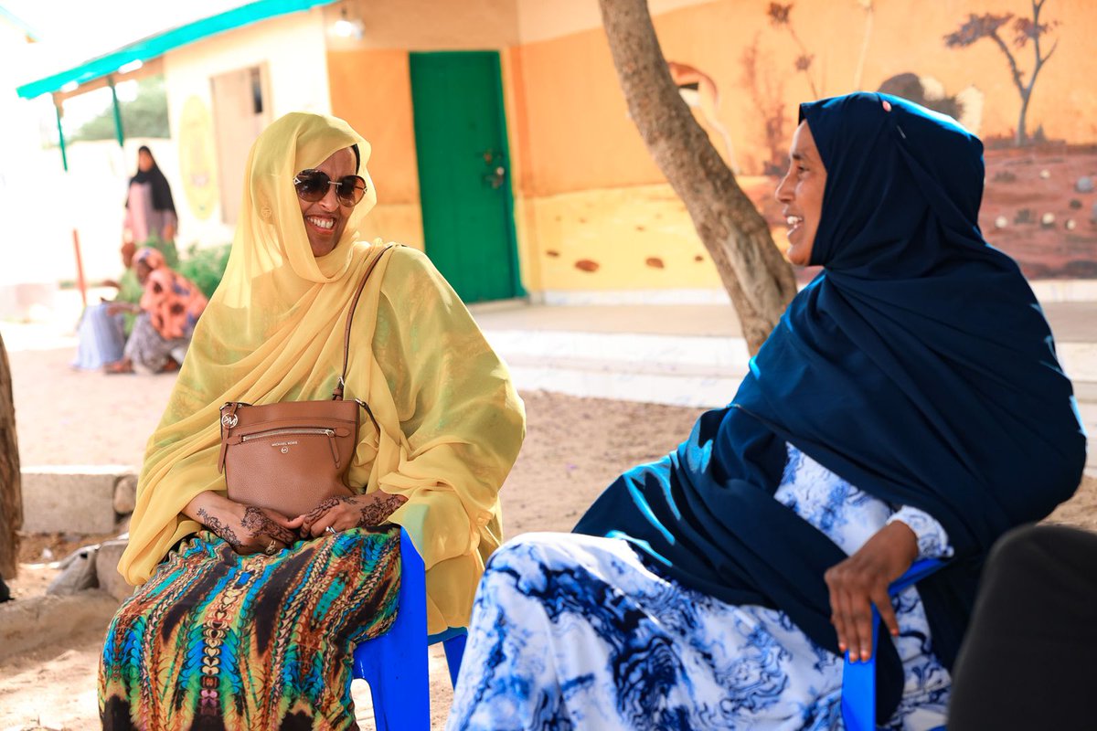 HayatArteh's tweet photo. During our recent school visits, we had the pleasure of meeting the inspiring Headteacher, Koos Mohamed Ali, at Sh. Yousuf Al-Kownayn Primary School in Hargeysa, Somaliland.

Headteacher Koos is rarely in her office, choosing instead to engage with students outside in the playground. Her dedication shines as she goes above and beyond to support students.

Her hands-on and compassionate leadership is truly remarkable! #Education #Leadership #Somalilan