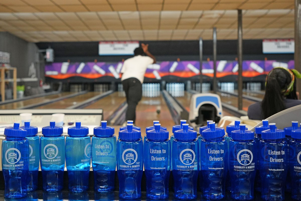 📸 Drivers' bowling event in Hyde Park last night! A special shout-out to our grassroots team for helping attendees register to vote. Thanks to all who joined us! #mapoli
