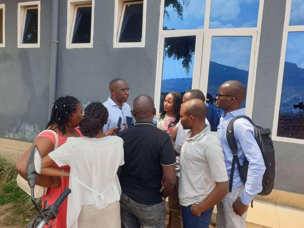 Procès Emmanuel Nkunduwimye: Dialogue avec les victimes à <a href="/gitega_sector/">GitegaSector</a>

<a href="/Unity_MemoryRw/">Ministry of National Unity and Civic Engagement</a>, <a href="/Rwanda_Justice/">Ministry of Justice</a>  <a href="/NPPA/">NPPA</a>, <a href="/BelgiumRwanda/">Embassy of Belgium in Rwanda</a>, <a href="/ambafrancerwa/">Ambassade de France au Rwanda 🇫🇷🇪🇺</a>, <a href="/haguruka_ngo/">HAGURUKA-NGO</a>, <a href="/paxpressrwanda/">PAX PRESS RWANDA</a>, <a href="/amirwanda2000/">ami-ubuntu</a>, <a href="/Ibuka_Rwanda/">IBUKA Rwanda</a>