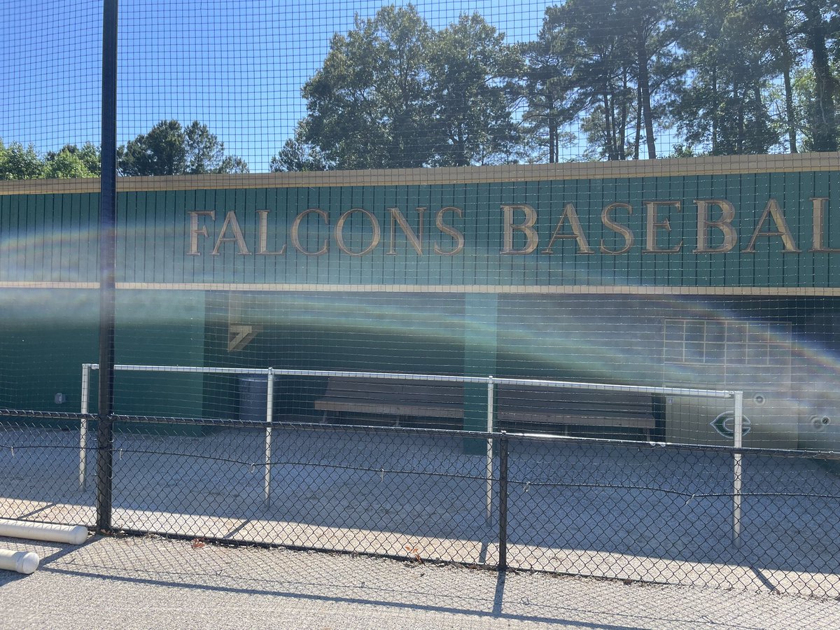 First facility upgrade of the summer at Tilley Field ⬇️⬇️⬇️

Custom dugout rail padding from our friends at <a href="/NettingPros/">Netting Professionals 🏟️</a>