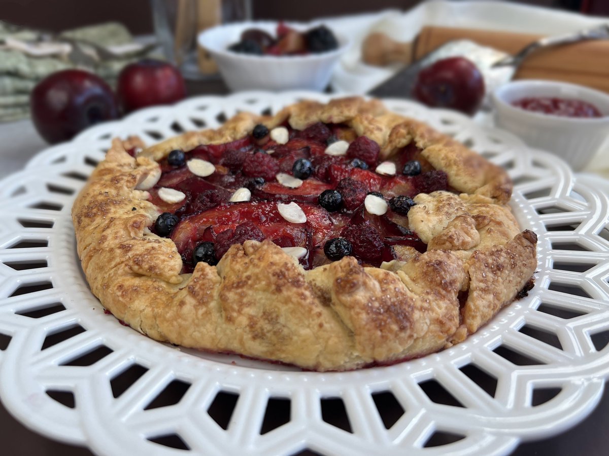 MetaWeb20's tweet image. The Best Plum &amp;amp; Berry Crostata; A Rustic Fruit-Filled Pastry. Or is it a Galette? open.substack.com/pub/mountainto…