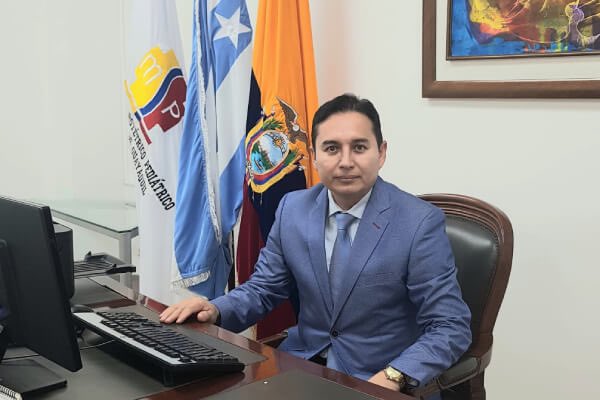 🔵RENUNCIA MINISTRO DE SALUD 

El ministrode Salud, Franklin Encalada, dejó su cargo luego de ser uno de los primeros funcionarios en ser posesionados por el presidente Daniel Noboa.