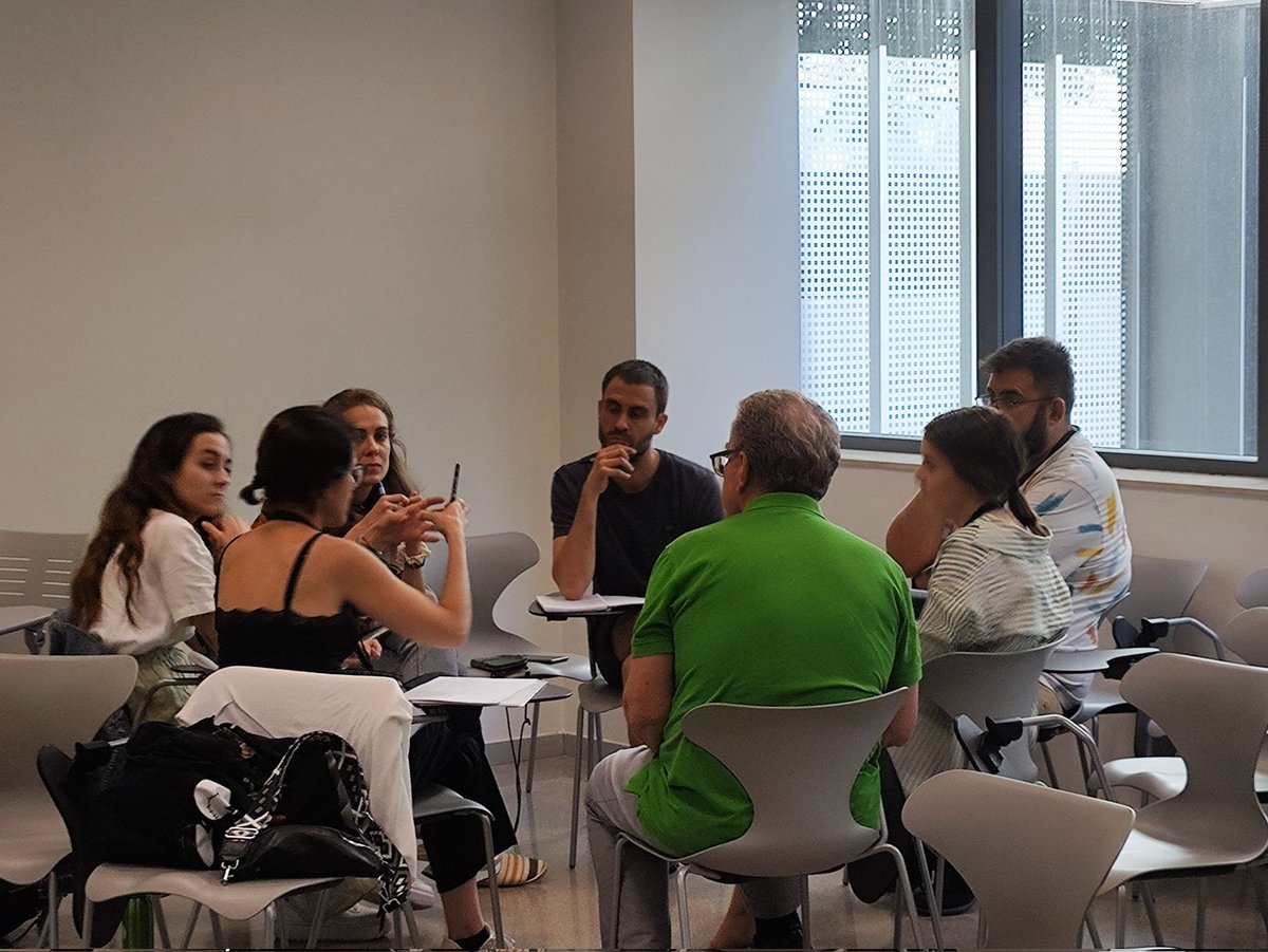 semFYC (@semfyc) on Twitter photo 👉¿Cuáles son los éxitos y fracasos cuándo participamos en los procesos comunitarios?
🗣️ Mario Soler Torroja (<a href="/TorrojaMario/">Mario Soler Torroja</a>) y Marta Sastre Paz (<a href="/MartaSastrePaz/">Marta Sastre Paz</a>) han presentado a los #MFYC experiencias reales para conocer y debatir y focalizar en qué podemos aprender para 👉¿Cuáles son los éxitos y fracasos cuándo participamos en los procesos comunitarios?
🗣️ Mario Soler Torroja (<a href="/TorrojaMario/">Mario Soler Torroja</a>) y Marta Sastre Paz (<a href="/MartaSastrePaz/">Marta Sastre Paz</a>) han presentado a los #MFYC experiencias reales para conocer y debatir y focalizar en qué podemos aprender para