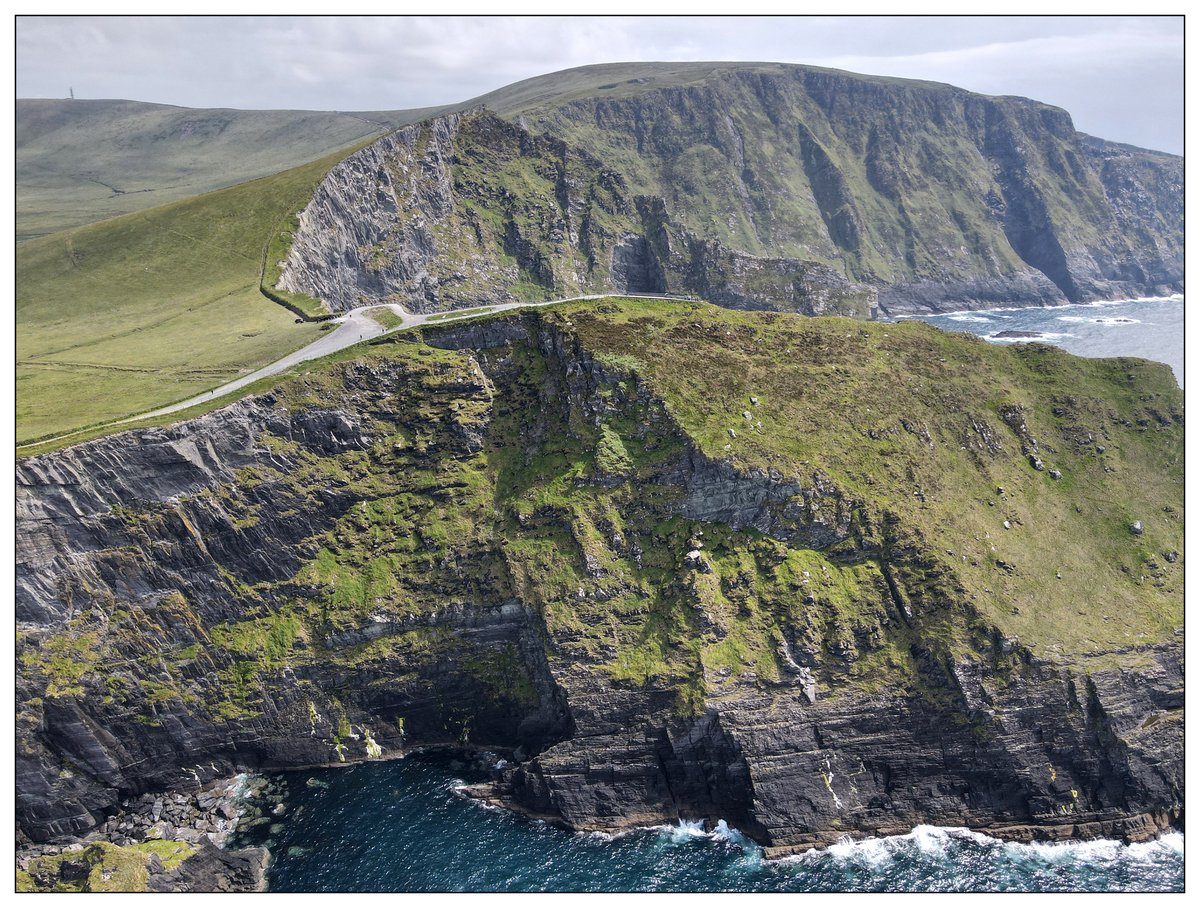 figmentation69's tweet photo. Kerry Cliffs #kerry #kerrycliffs #ireland #drone #dronephotography #dji #mavicair2 #photography #landscape #landscapephotography @DiscoverIreland @TourismIreland @GoToIreland https://t.co/kEx2DTYAPk