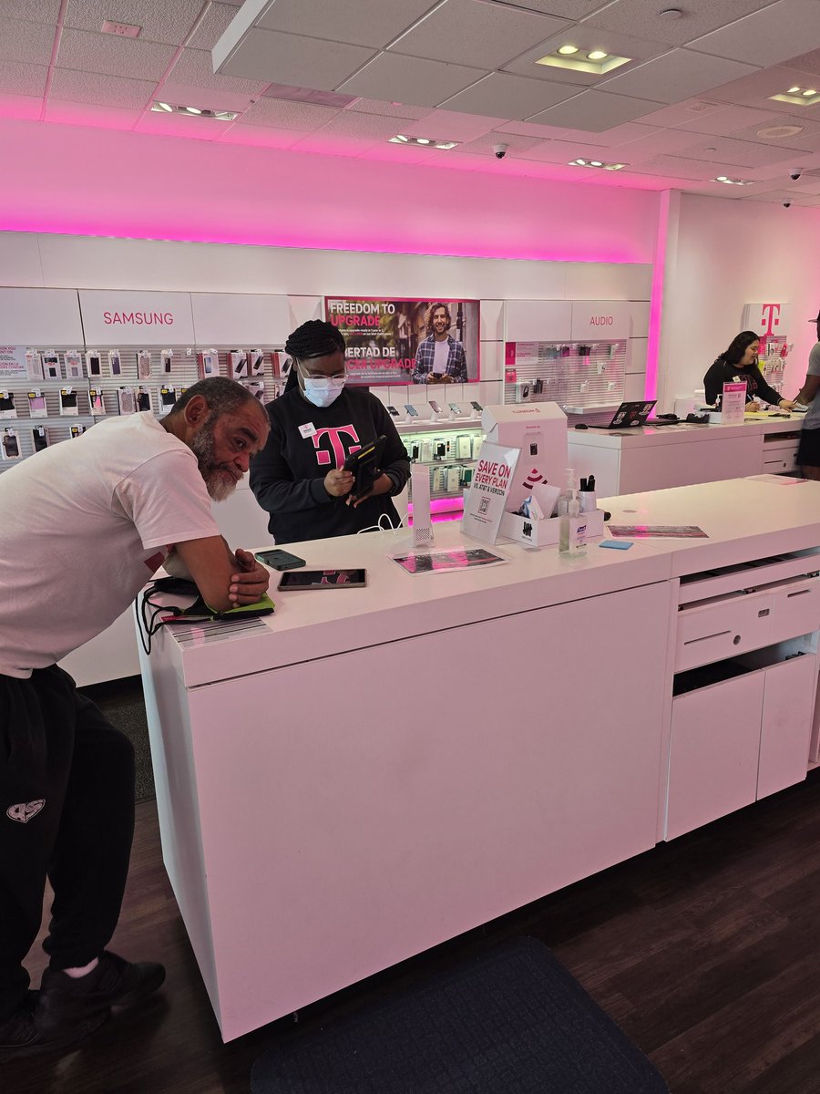 Aliayah leading the wolfpack with our first hsi of many for father's day weekend! Let's get it Wolfpack! #reapers #hsigang  <a href="/Tarek_Hammad/">Tarek Hammad ⭕️</a> <a href="/tglover187/">Terrance Glover</a> <a href="/NEJimInman/">Jim Inman</a> 💪🏾🔥🤑✅️💯🎉