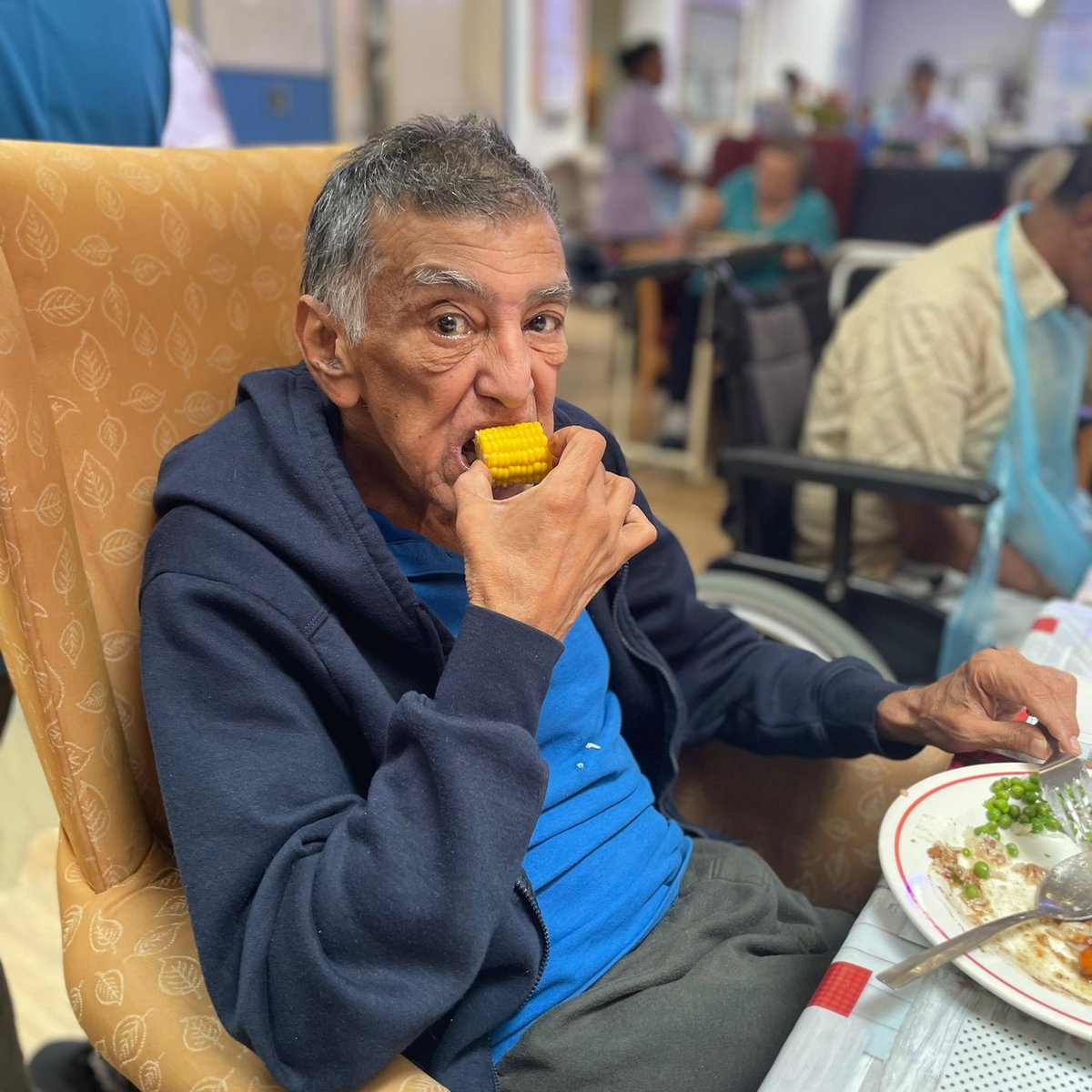 TrinityNursing_'s tweet photo. On Tuesday, it was #NationalCornOnTheCobDay! 🌽

In light of this, our residents enjoyed some delicious, buttery sweetcorn. 

Do you like corn on the cob?

#TrinityCourtNursingHome #CareUK #CornOnTheCob https://t.co/AB2jVTwuNg