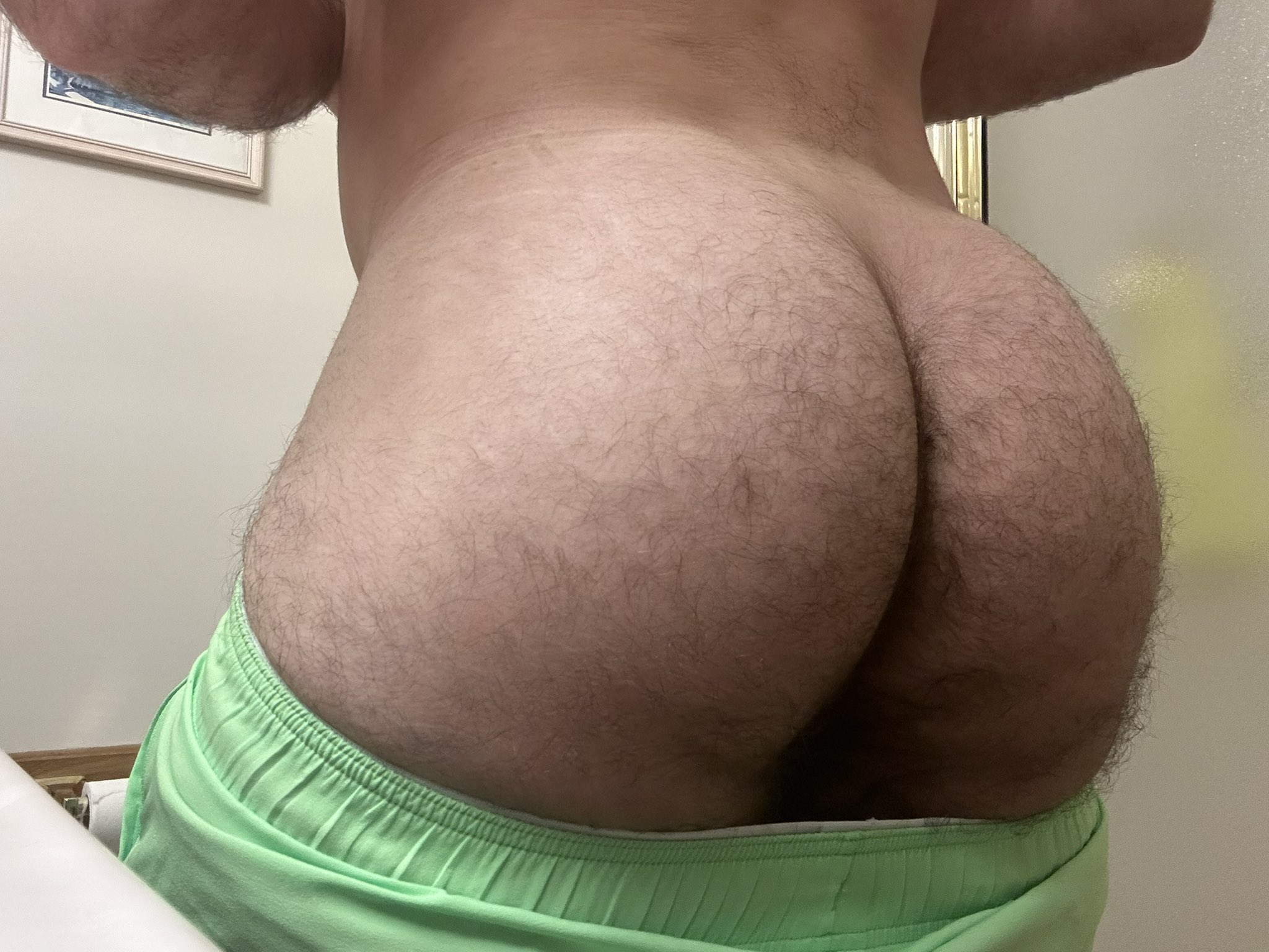 ⚡️ Goldengays1 on X: تحبون الطيز المشعر لو الاملس 🔥 ريتويت_للمزيد  t.co4fDHImtswW  X