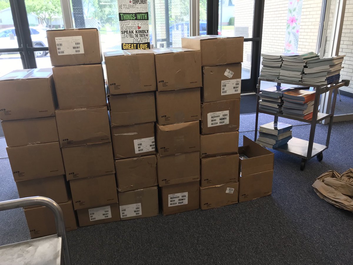 qrcougars's tweet photo. Getting ready for 2024-2025. New rugs for classrooms and books, books and more books. https://t.co/mGGUHmez3i