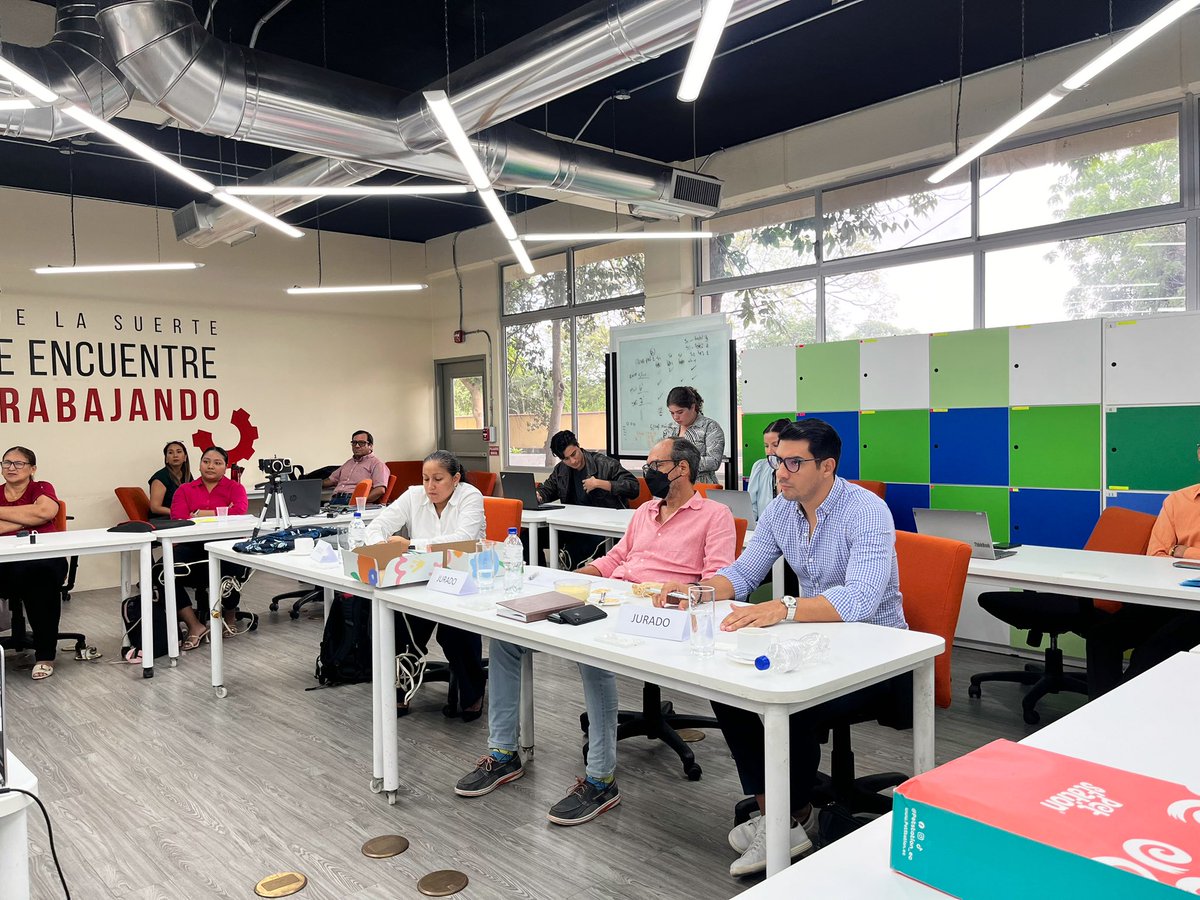 i3labespol's tweet photo. #ProgramadeIncubación | Hoy es un día muy importante para i3lab, estamos culminando el programa #IdeaCamp para emprendimientos innovadores.
Luego de meses de trabajo los equipos presentan sus pitches finales frente al jurado de expertos.
¡Felicitaciones a todos los equipos! https://t.co/ucfzZRMvjH