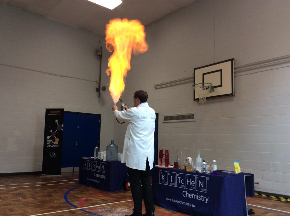 NectonPrimary's tweet image. Last week, we enjoyed our Necton Science Week at school. We had a thrilling visit from Professor Stephen Ashworth and spent extra time learning about science both indoors and outdoors #nectonlovesscience