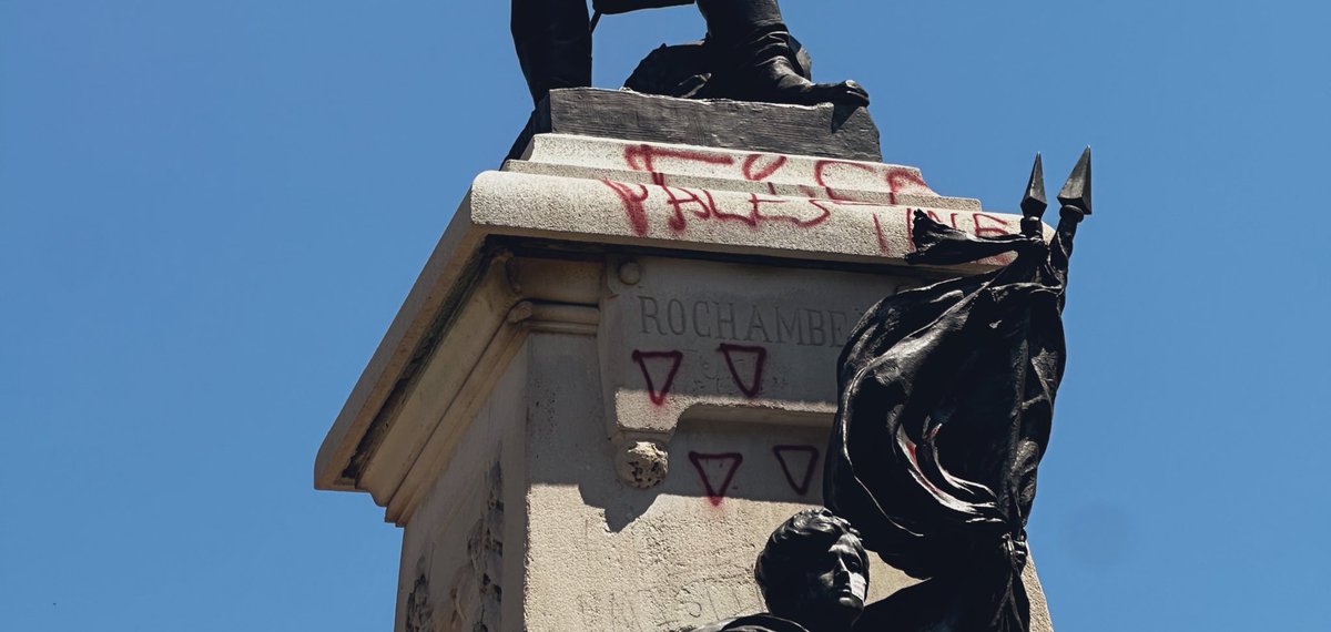 HankThomasDC's tweet image. Lafayette Park seems intentionally neglected by @usparkpolicepio as terrorist sympathizers again using Hamas symbology marked their military targets. Why can’t the U.S. Park Police protect these monuments like others in DC?