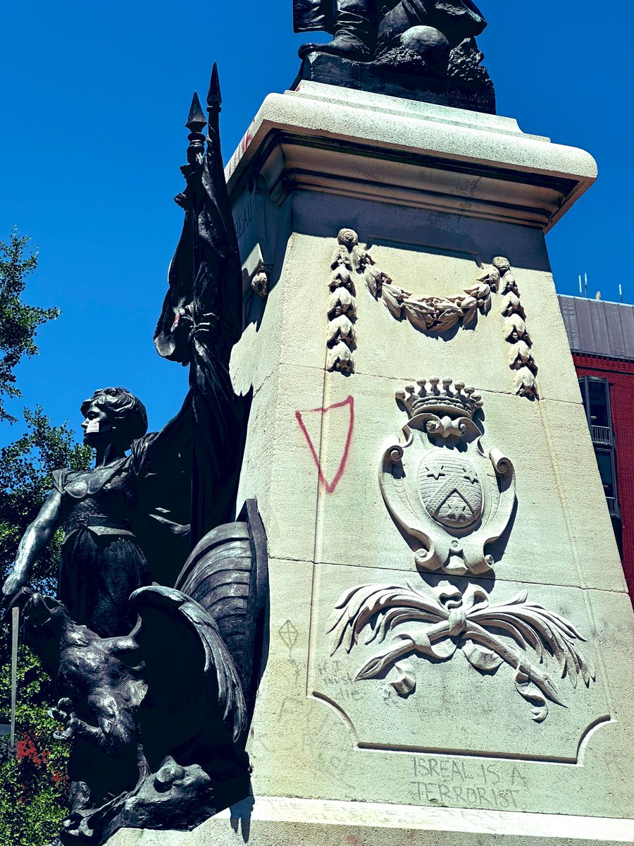 HankThomasDC's tweet image. Lafayette Park seems intentionally neglected by @usparkpolicepio as terrorist sympathizers again using Hamas symbology marked their military targets. Why can’t the U.S. Park Police protect these monuments like others in DC?