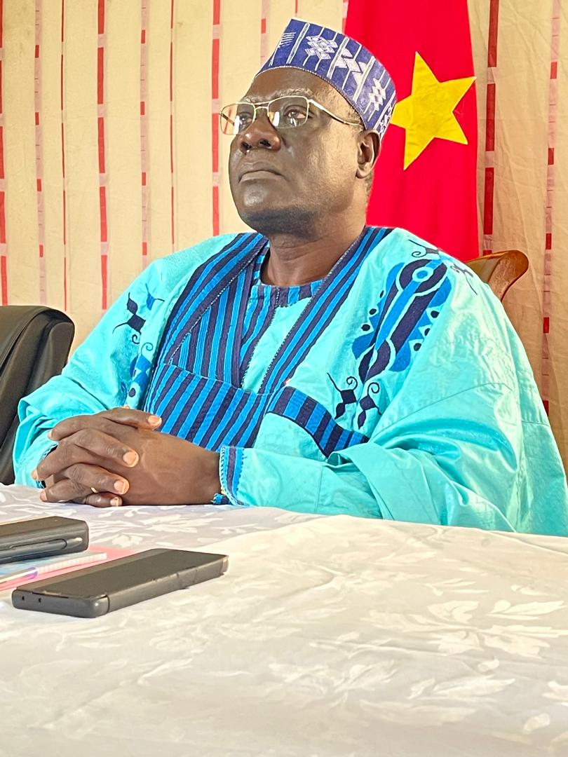 MFoutsou's tweet photo. I have just chaired a workshop in Yaoundé on the process of dematerialising enrolment for the biometric youth card. Soon, eligible young people (aged 15-35) will be able to register online. I should point out that the #CMPJ are continuing to enrol those who are not #android. https://t.co/9cRu6ghMdP