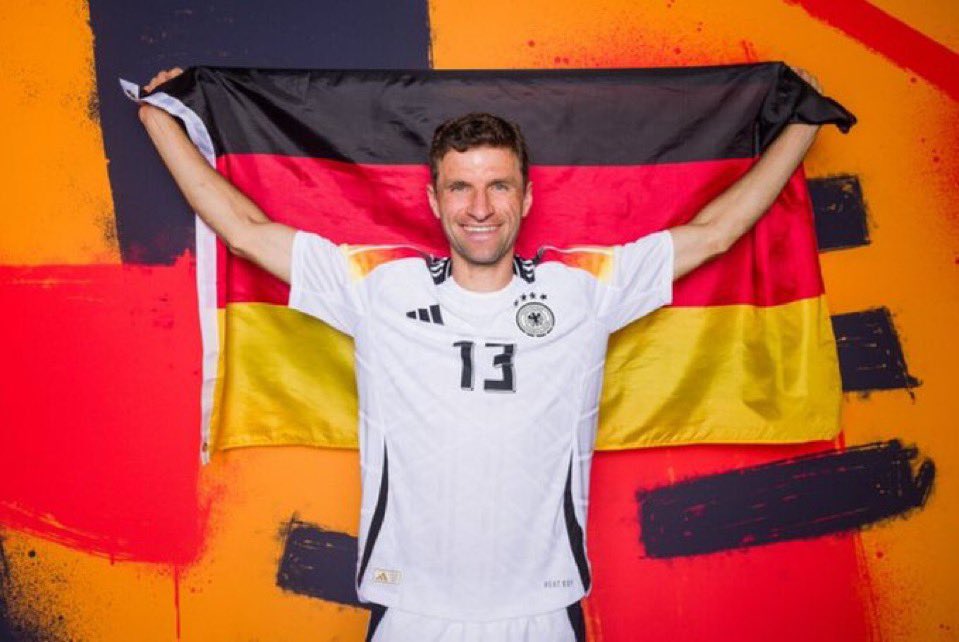 هدافين مواجهات المانيا 🇩🇪 واسكتلندا 🏴󠁧󠁢󠁳󠁣󠁴󠁿:

-توماس مولر :4 اهداف 🇩🇪
-زيلر : 3 اهداف 🇩🇪
-ريدل : هدفين 🇩🇪
-ديلاني : هدفين 🏴󠁧󠁢󠁳󠁣󠁴󠁿