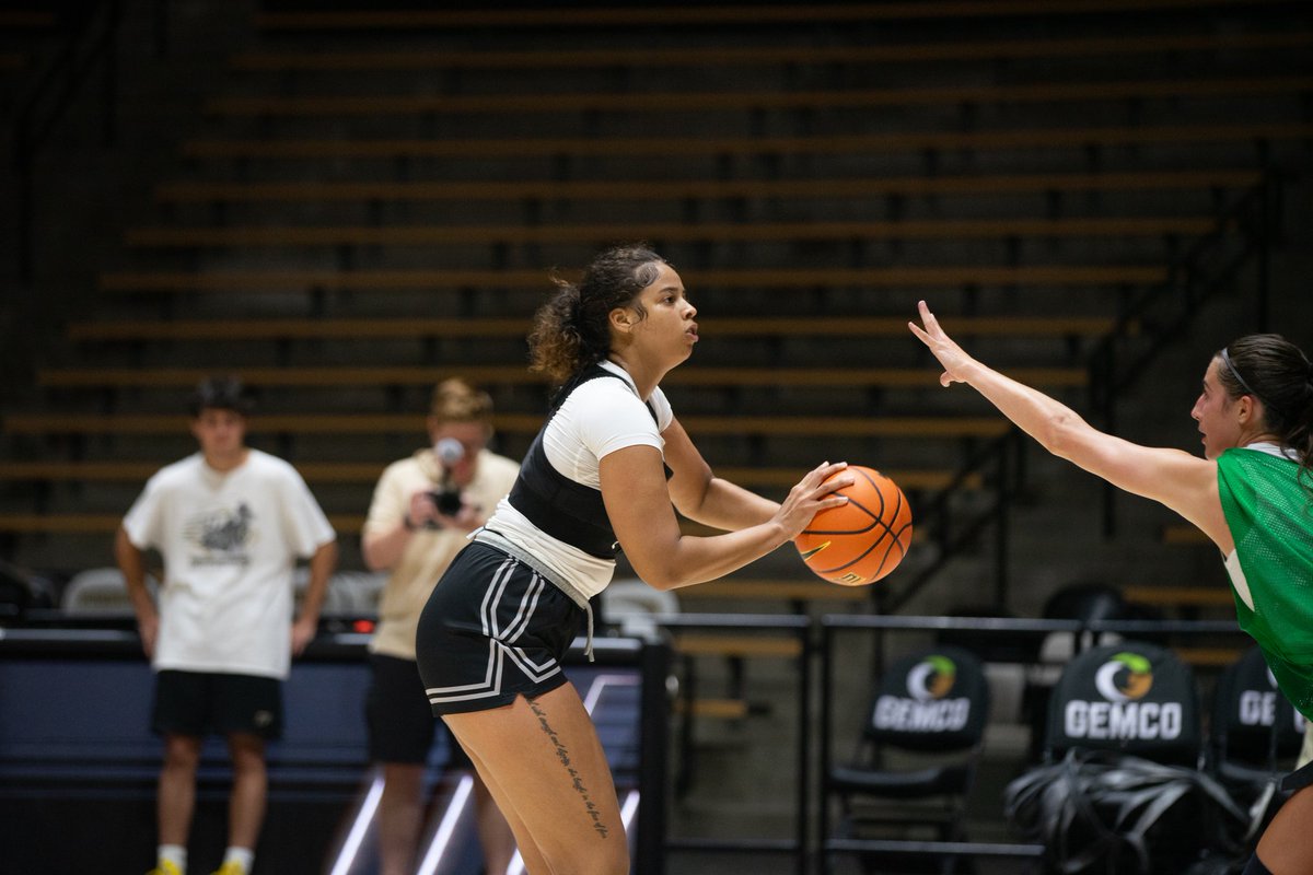 PurdueWBB's tweet photo. .@15MilaReynolds gets buckets 🪣 https://t.co/9snAjyhi6W